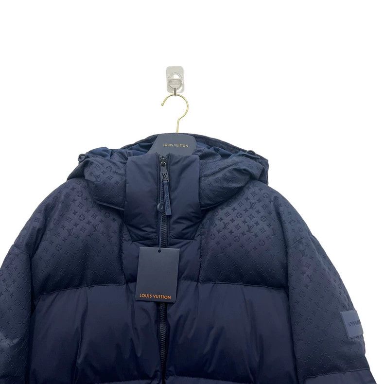 Louis Vuitton Louis Vuitton Embossed hooded down jacket Size US M / EU 48-50 / 2 - 4 Thumbnail