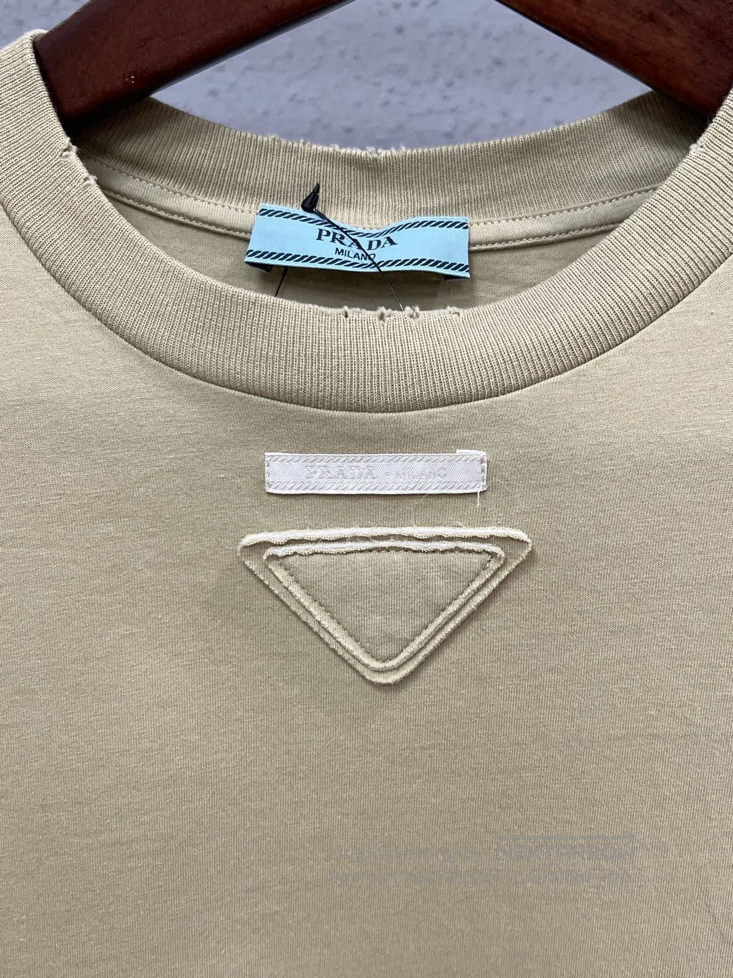 Prada Prada Patch Triangle Logo Short Sleeve. Size XS / US 0-2 / IT 36-38 - 3 Thumbnail