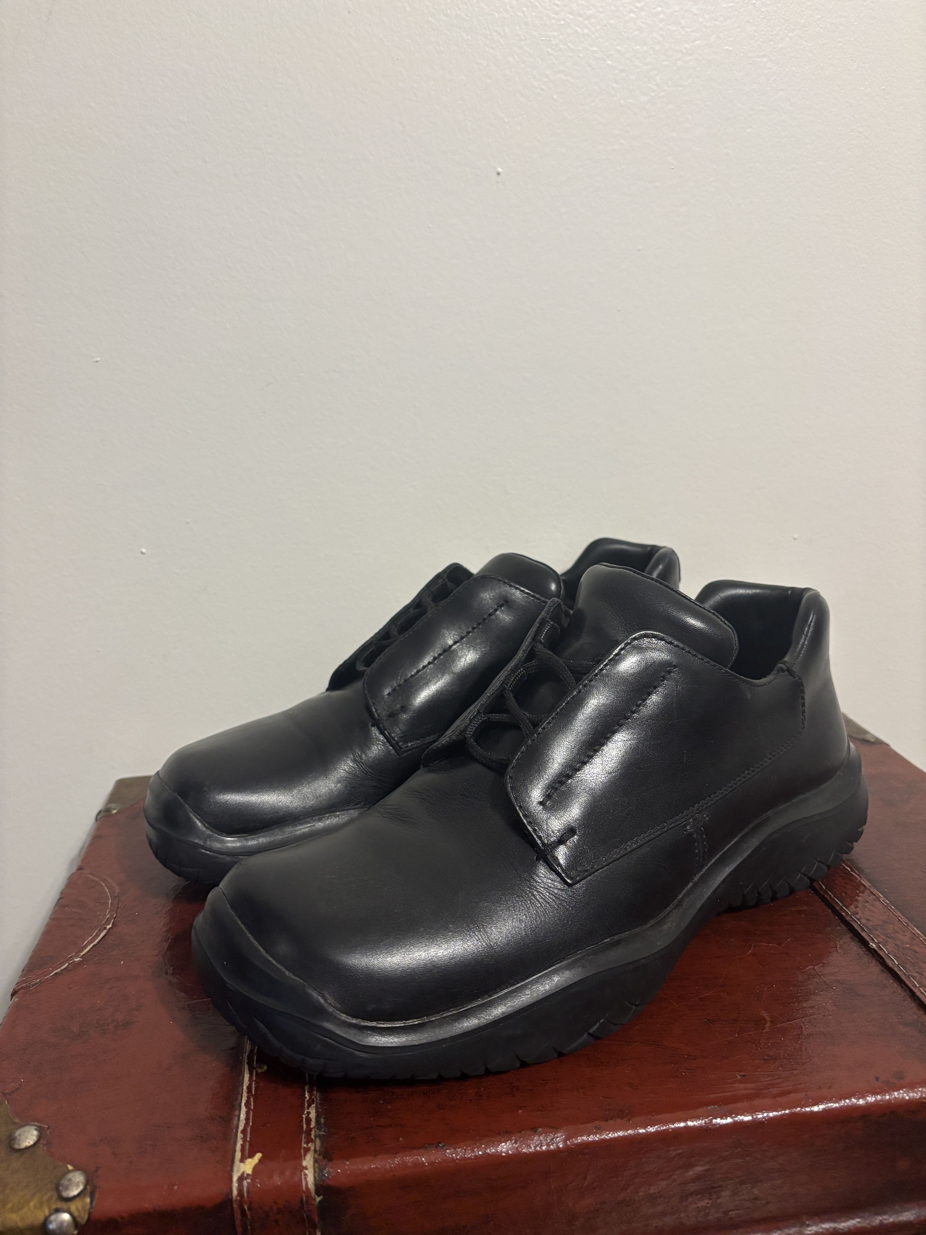 靴 00s archive PRADA square leather shoes Prada Square Toe Oxfords - Lucky Vintage