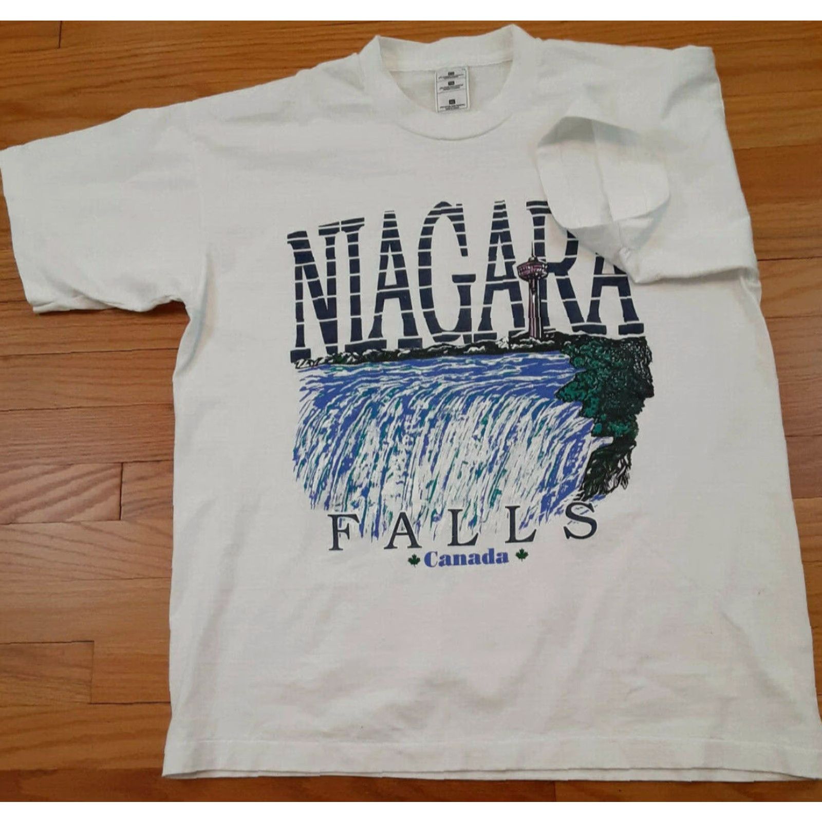 Fruit Of The Loom VINTAGE Niagara Falls Single Stitch T-Shirt Canada Fruit of the Loom XL White Men 90s Theme Shirt Boys? Wait. Size US XL / EU 56 / 4 - 2 Thumbnail