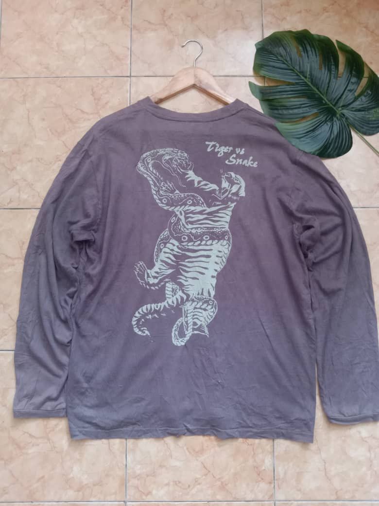 Japanese Brand Sukajan Sunfaded Distresses Japan blue point TIGER VS SNAKE Size US L / EU 52-54 / 3 - 1 Thumbnail