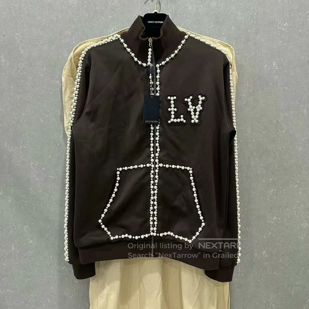 Louis Vuitton louis vuitton brown pearl collar jacket. Size US XL / EU 56 / 4 - 1 Thumbnail