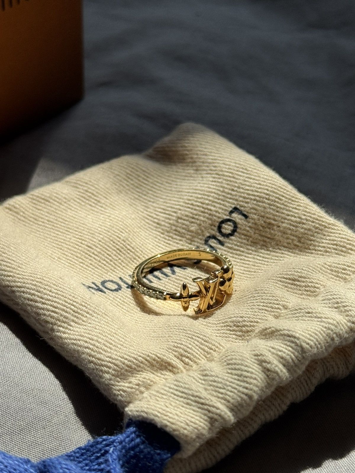 Louis Vuitton Louis Vuitton LV Iconic Metal Gold Ring Size ONE SIZE - 2 Thumbnail