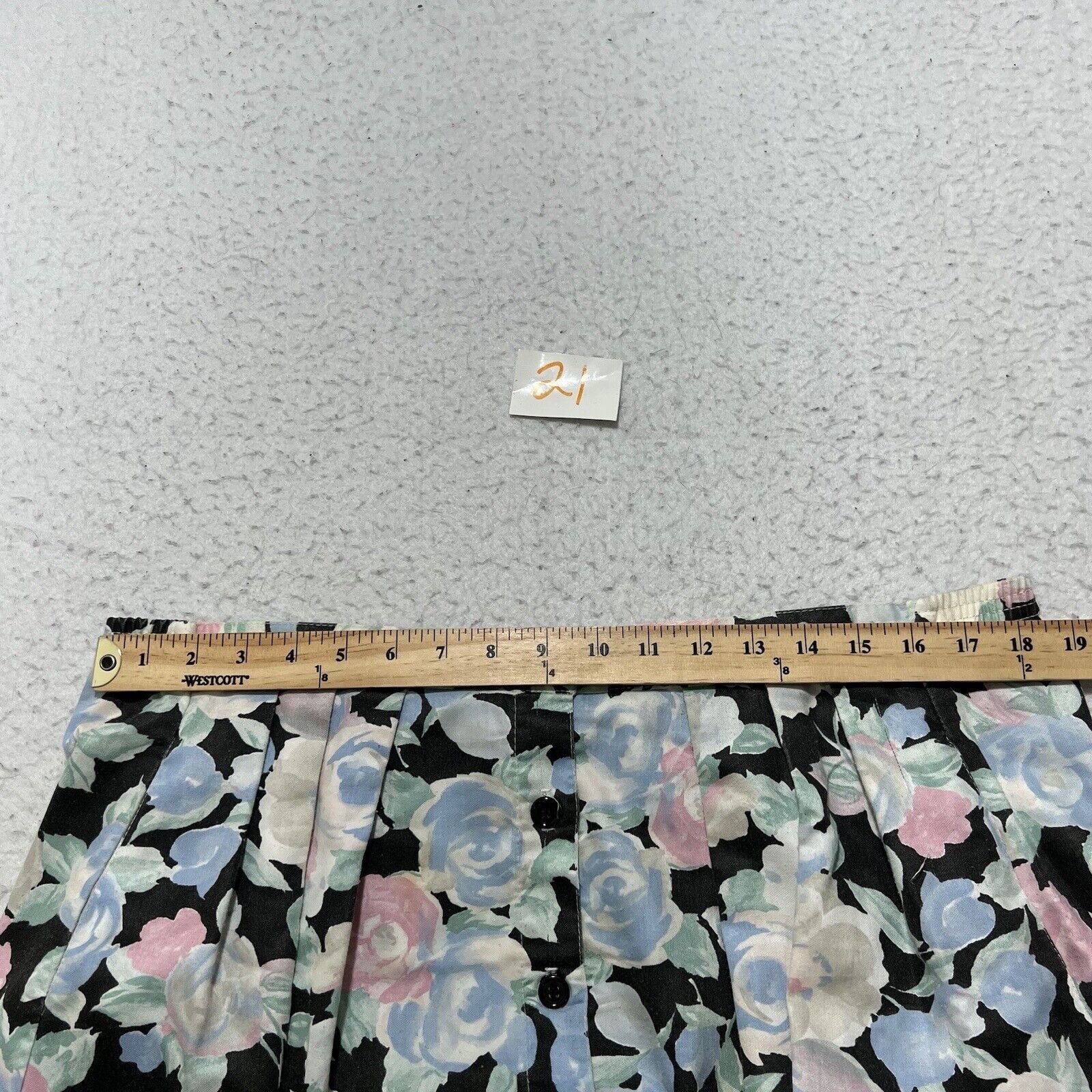 Diane von Furstenberg Vintage Diane Von Furstenberg Large Pleated Floral Skirt Size 34" / US 12 / IT 48 - 12 Thumbnail