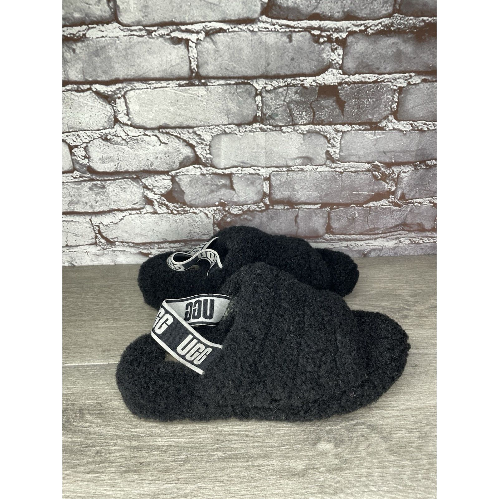 Ugg UGG Fluff Yeah Black Sheepskin Fur Slingback Slippers Sandal Size US 8 / IT 38 - 18 Thumbnail