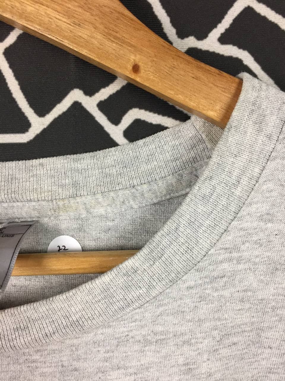 Nike Vtg 90s Nike Grey Tag Futara Logo Made in Australia Tee Size US M / EU 48-50 / 2 - 4 Thumbnail