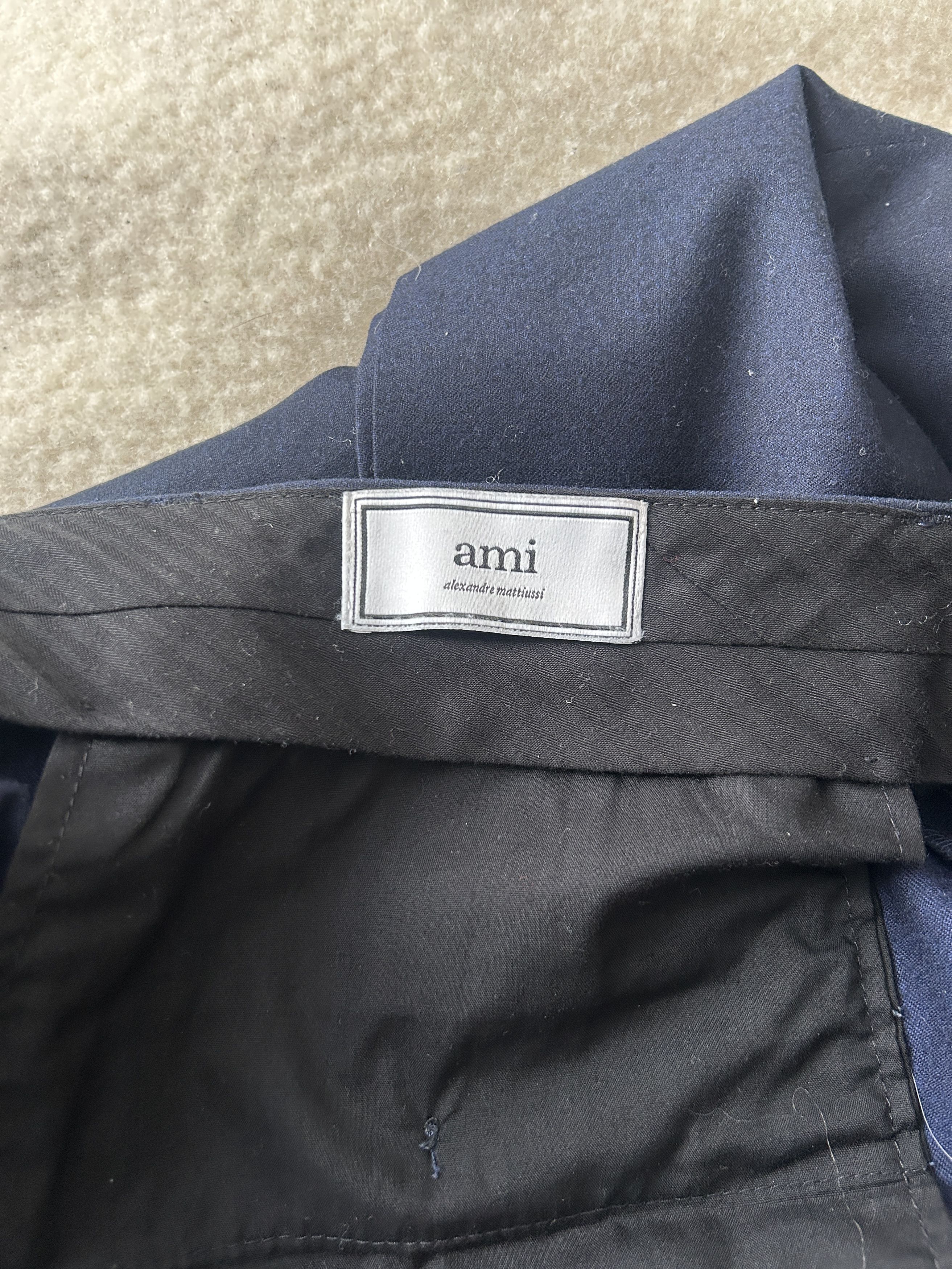 AMI AMI Carrot Trousers in Navy Wool Size 42R - 2 Thumbnail