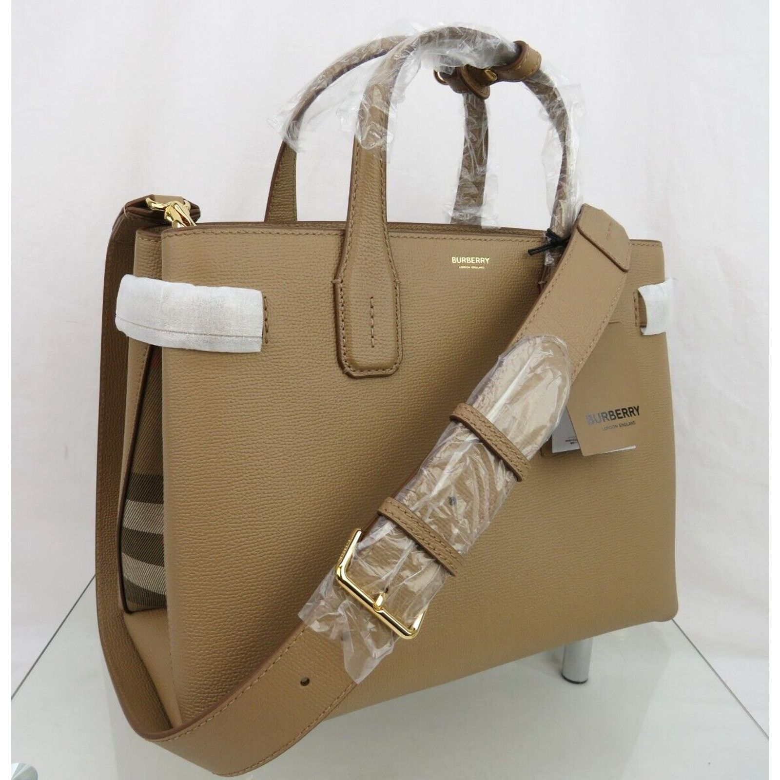 Burberry BURBERRY MD BANNER CAMEL LEATHER CHECK LOGO SHOULDER BAG Size ONE SIZE - 1 Thumbnail