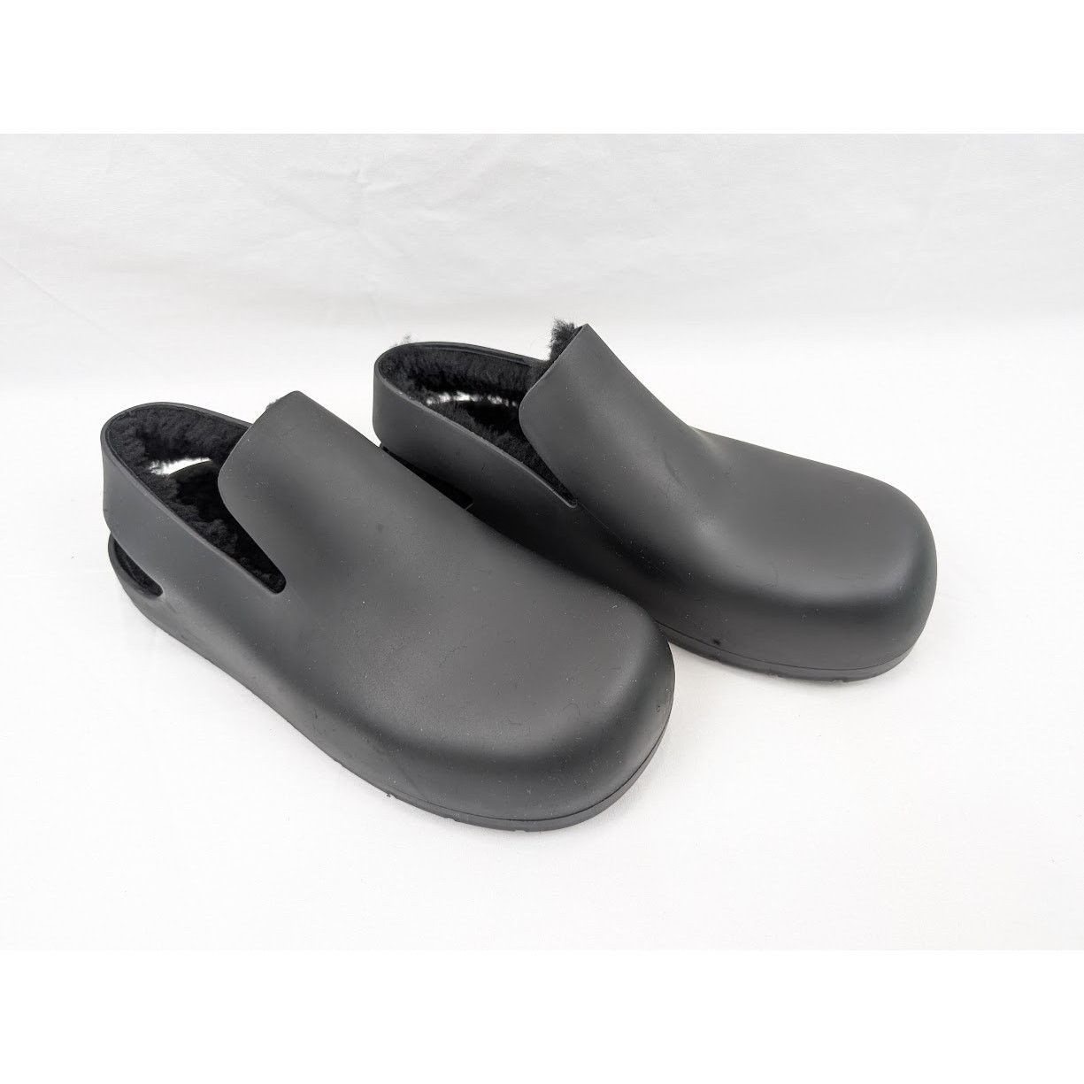 Bottega Veneta o1rshd1 Q:3 / Cozy Matt Rubber Puddle Shearling Sandals Size US 10 / EU 43 - 14 Thumbnail