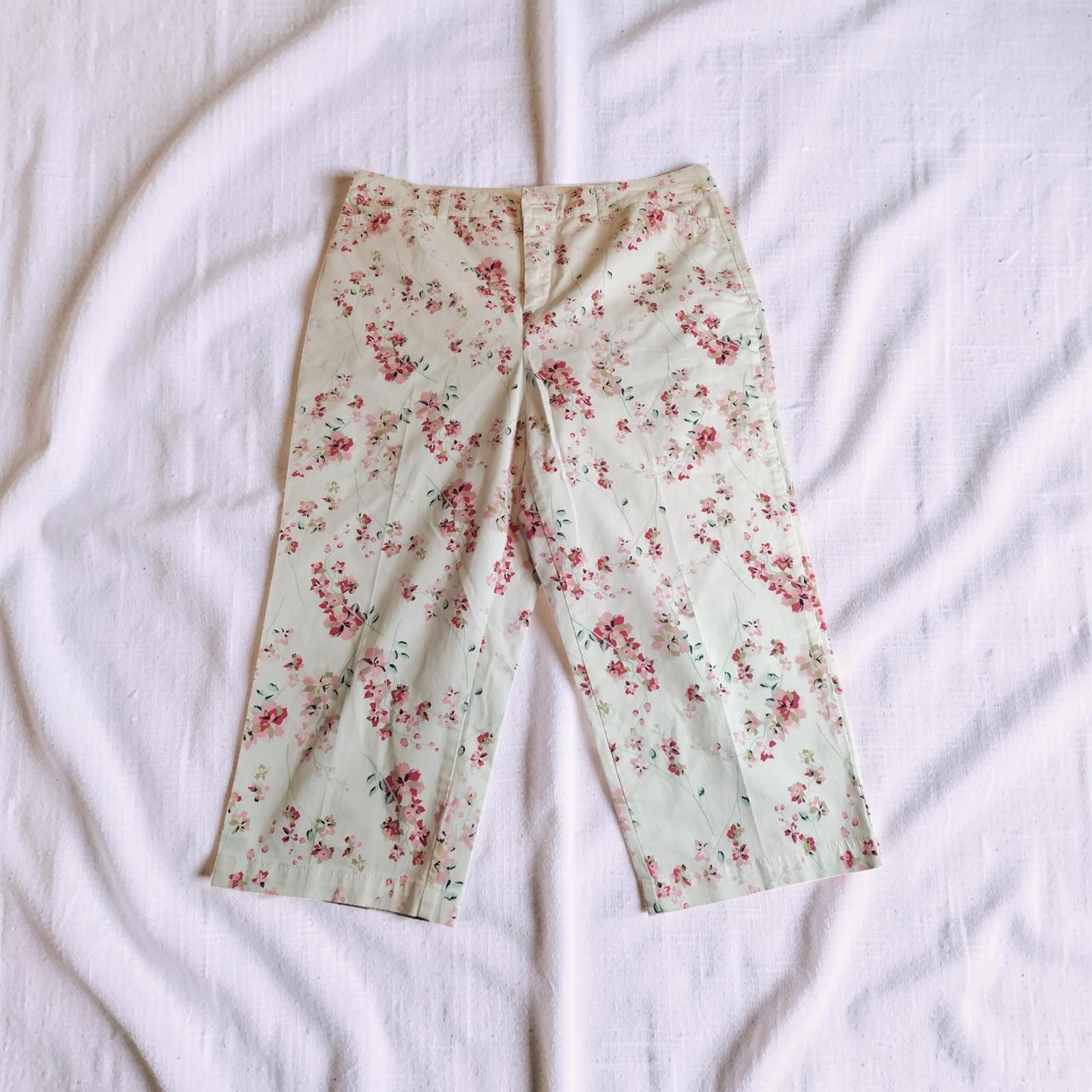Croft & Barrow Croft & Barrow White Floral Patterned Capri Jeans Size 14 Size 34" / US 12 / IT 48 - 3 Thumbnail