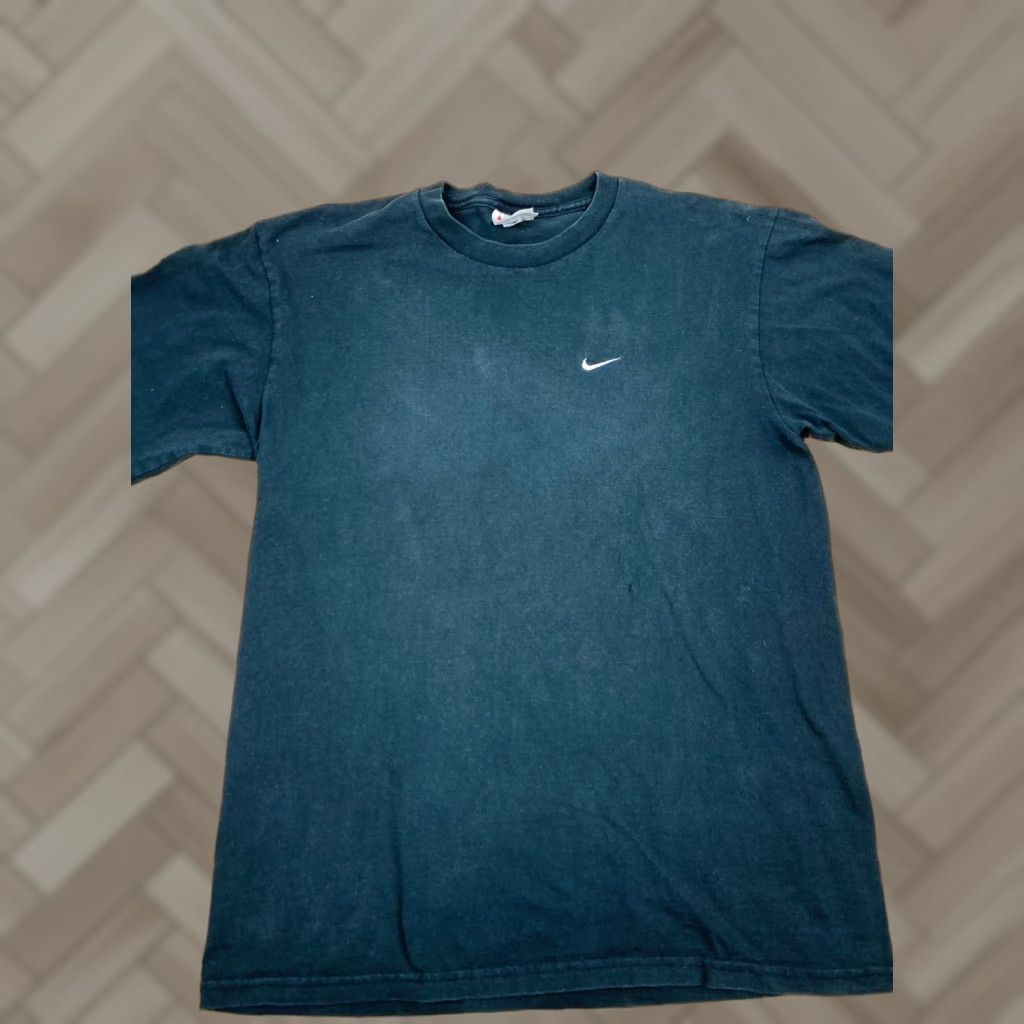 Nike Nike T-Shirt Mens Medium Distress Vintage Black Crew Neck Short Sleeve Logo Embroidered Sports Knit Cotton Regular #2616 Size US M / EU 48-50 / 2 - 1 Thumbnail