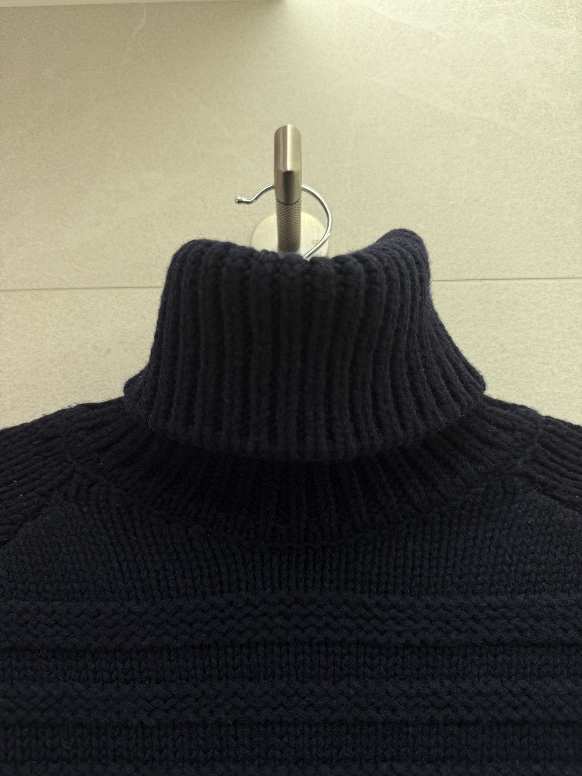 Celine Celine Navy turtle neck wool/ cashmere sweater XS Size XS / US 0-2 / IT 36-38 - 2 Thumbnail