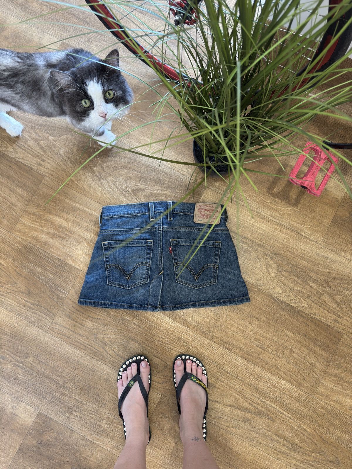 Levi's VINTAGE LEVI’S WASHED BLUE MINI SKIRT Size 28" / US 6 / IT 42 - 3 Thumbnail