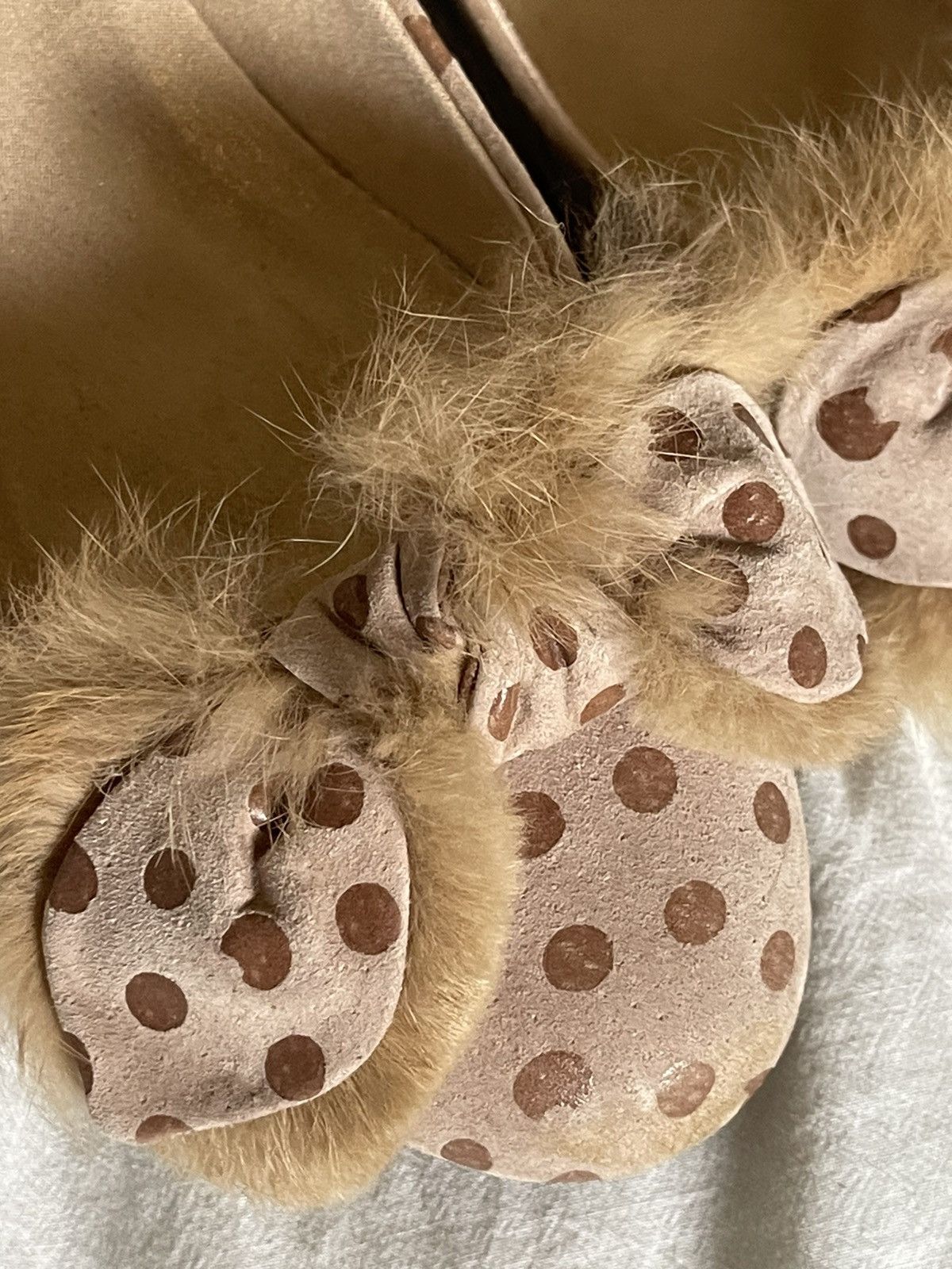 Issey Miyake Tsumori Chisato Tan polka dot wedge heels with faux fur bows Size US 7 / IT 37 - 4 Thumbnail