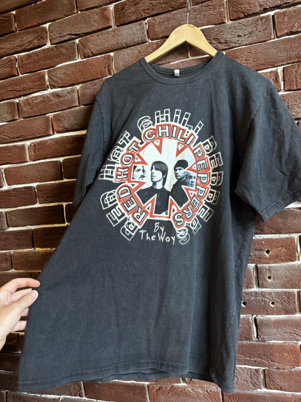 Band Tees Rare Vintage 00s Red Hot Chili Peppers RHCP T Shirt Rock Y2K Size US L / EU 52-54 / 3 - 4 Thumbnail