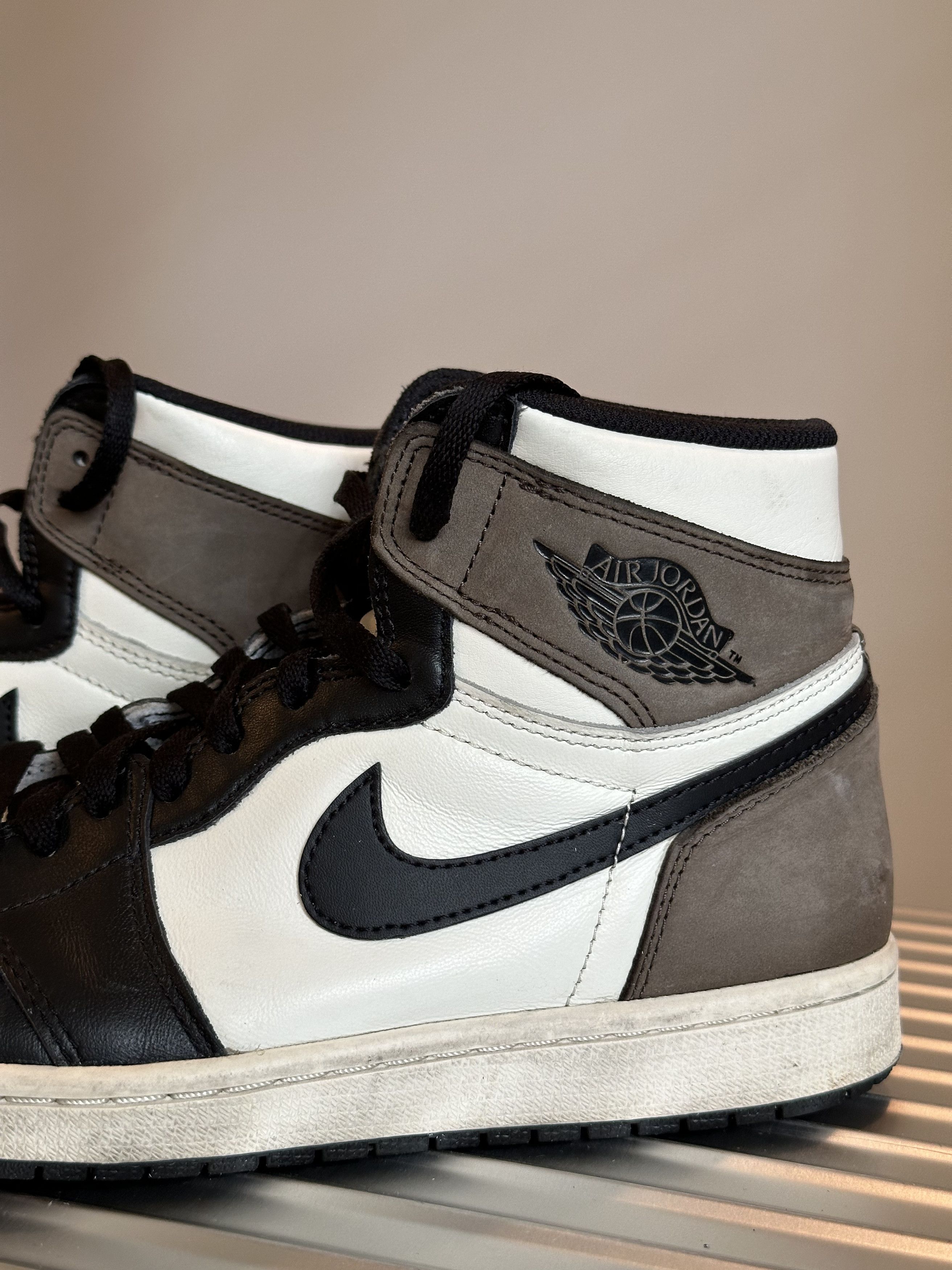 Nike Nike Air Jordan 1 Retro High OG Dark Mocha / Men's US Sz 9 Size US 9 / EU 42 - 4 Thumbnail