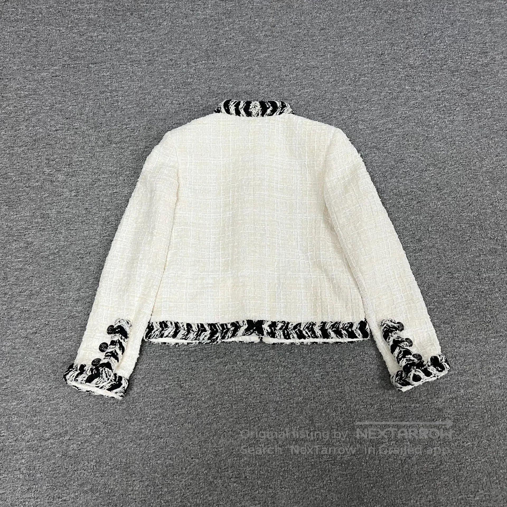 Chanel Chanel Black and white solid-edged trim; a delicate, fragr Size S / US 4 / IT 40 - 3 Thumbnail
