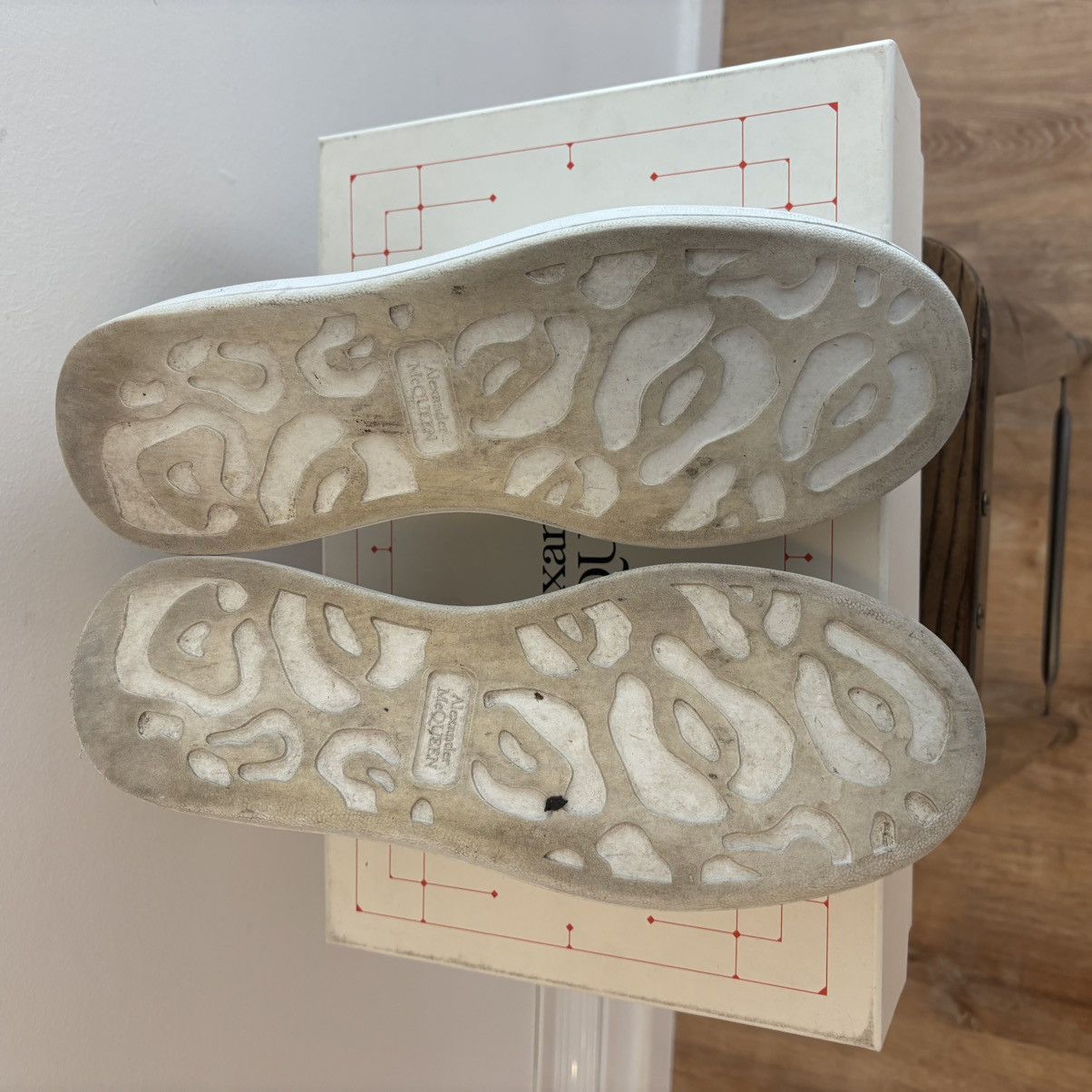 Alexander McQueen Alexander Mcqueen White Gold Sneakers Size 43 Size US 10 / EU 43 - 6 Thumbnail
