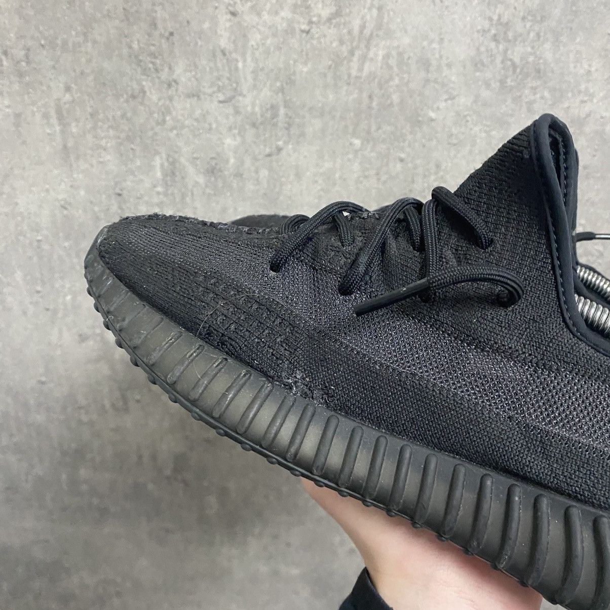 Adidas × Kanye West Adidas Yeezy Boost 350 V2 Onyx Size US 10 / EU 43 - 5 Thumbnail