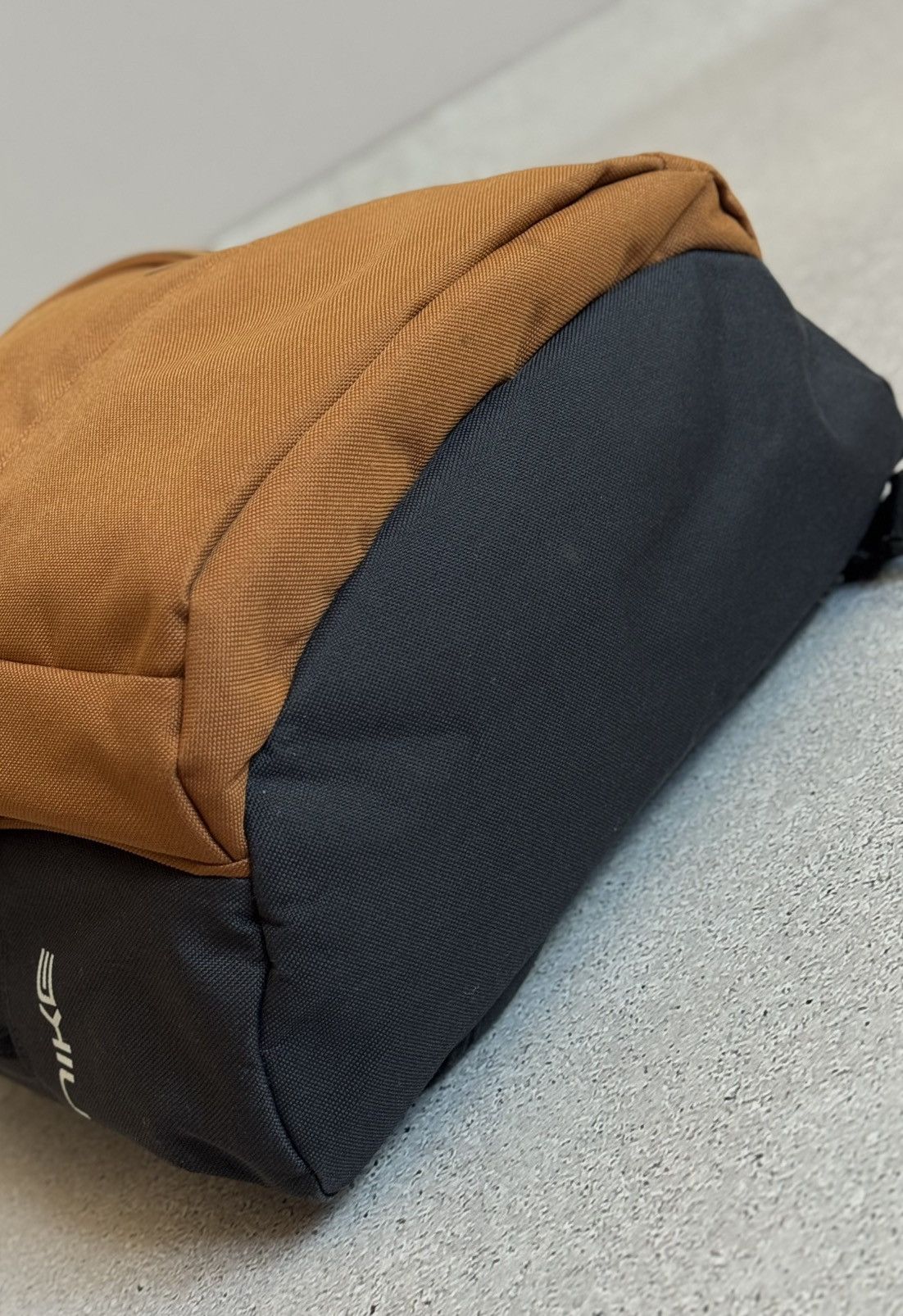 Nike 90s Nike Vintage Backpack Sling Bag Gorpcore Mini Swoosh Size ONE SIZE - 8 Thumbnail