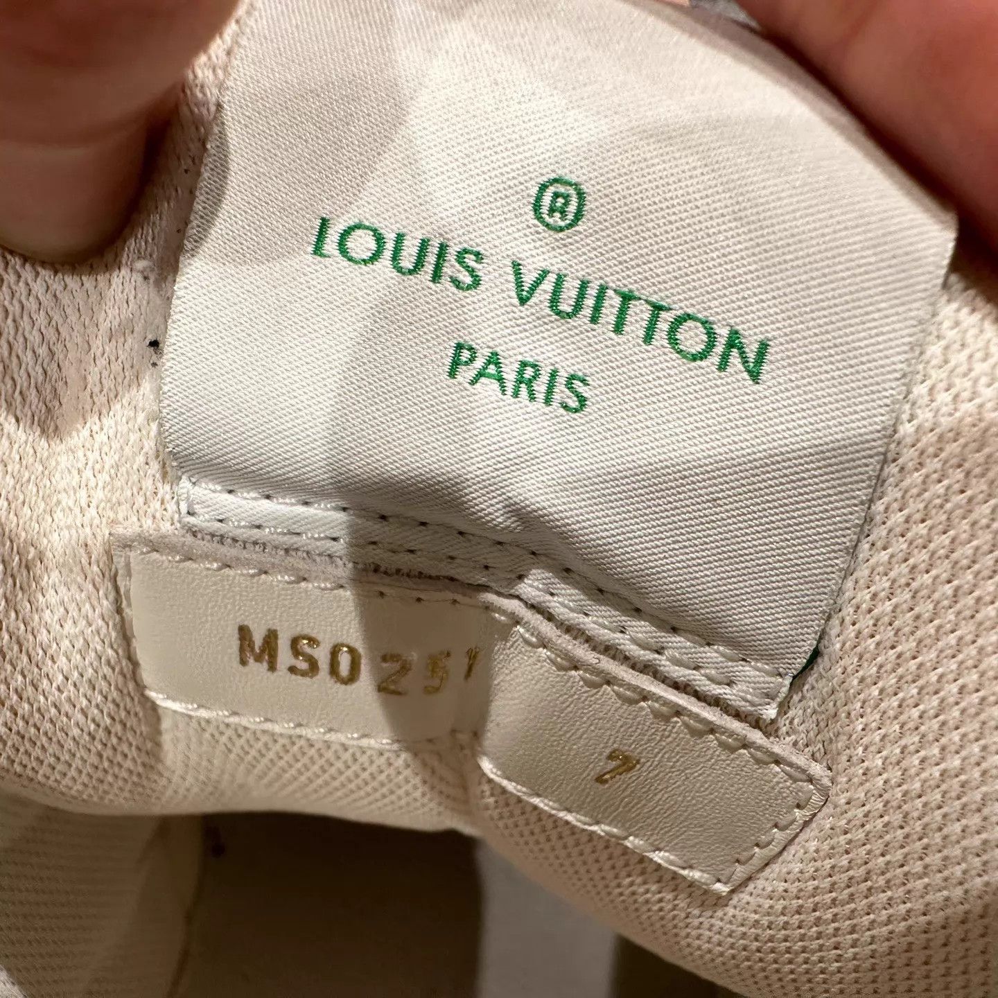 Louis Vuitton Louis Vuitton Trainer White Green 41 Size US 8 / EU 41 - 8 Thumbnail