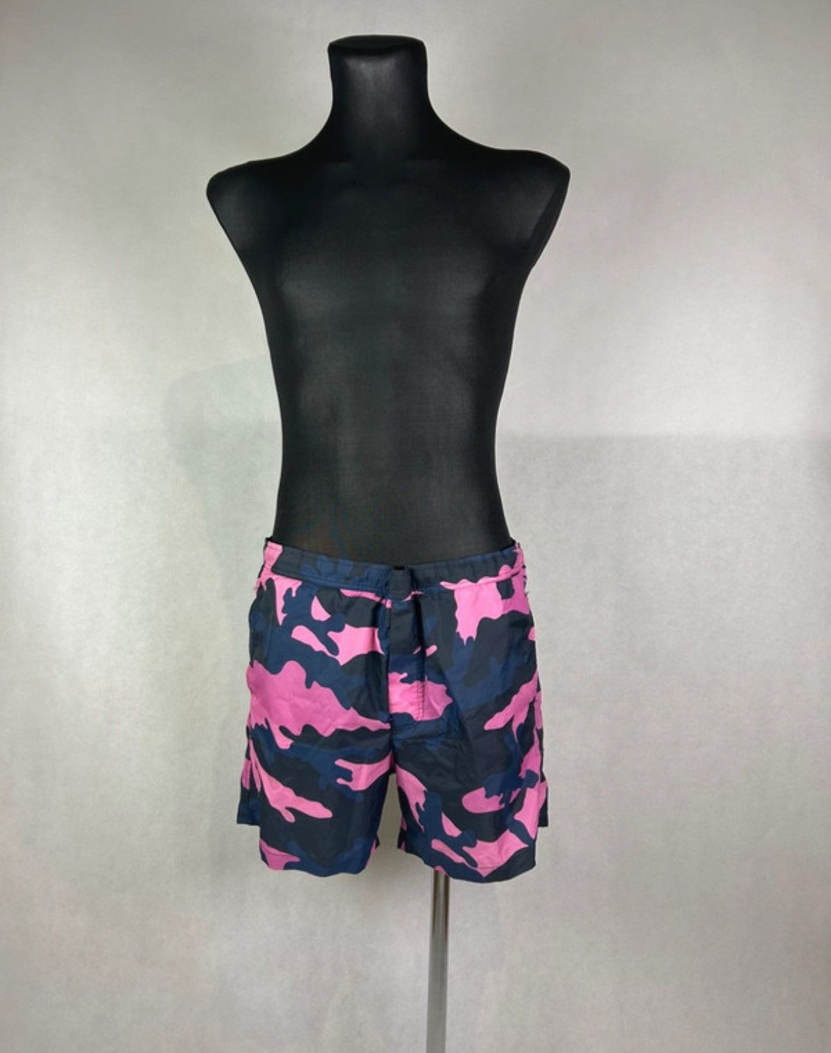 Valentino Valentino Garavani shorts Size US 38 / EU 54 - 1 Thumbnail