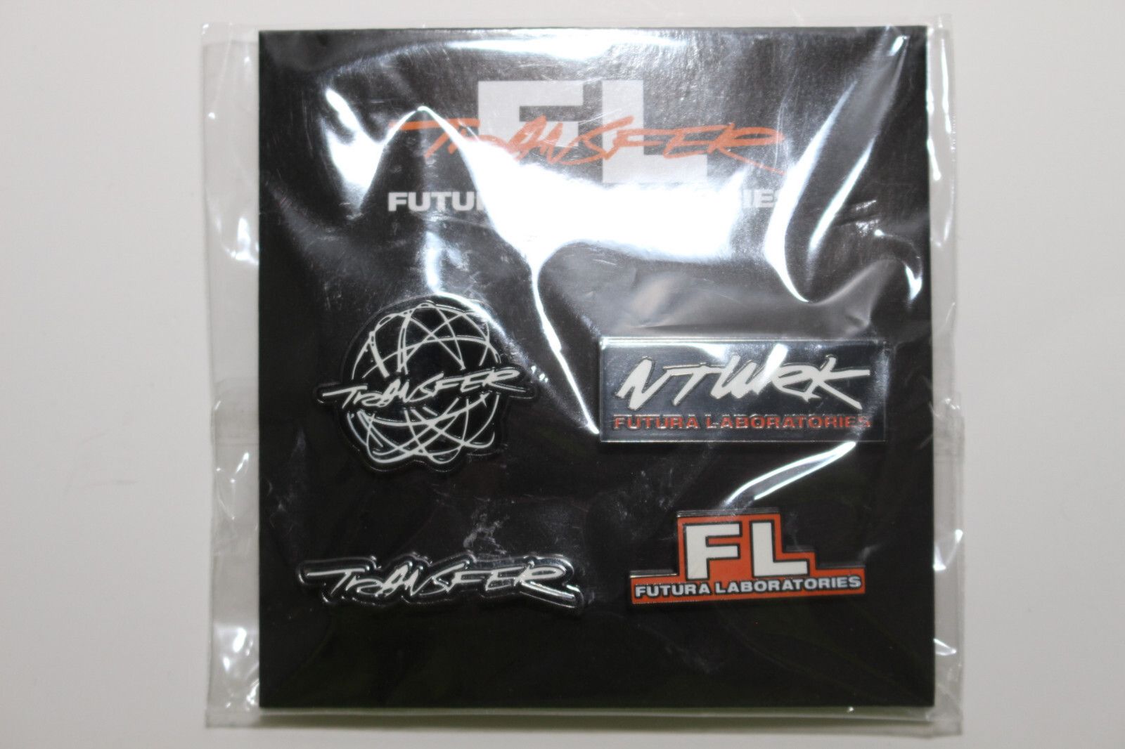 Futura Futura Laboratories x Transfer Festival NTWRK - 4x Pin Set Size ONE SIZE - 2 Thumbnail