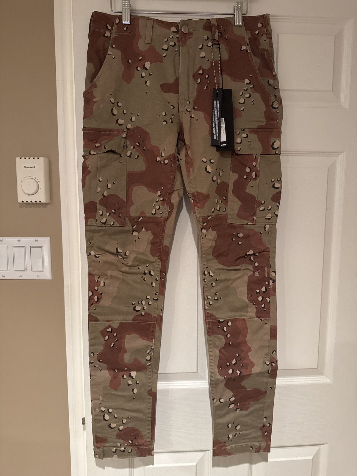 Amiri Amiri Desert Camo Size US 28 / EU 44 - 1 Thumbnail