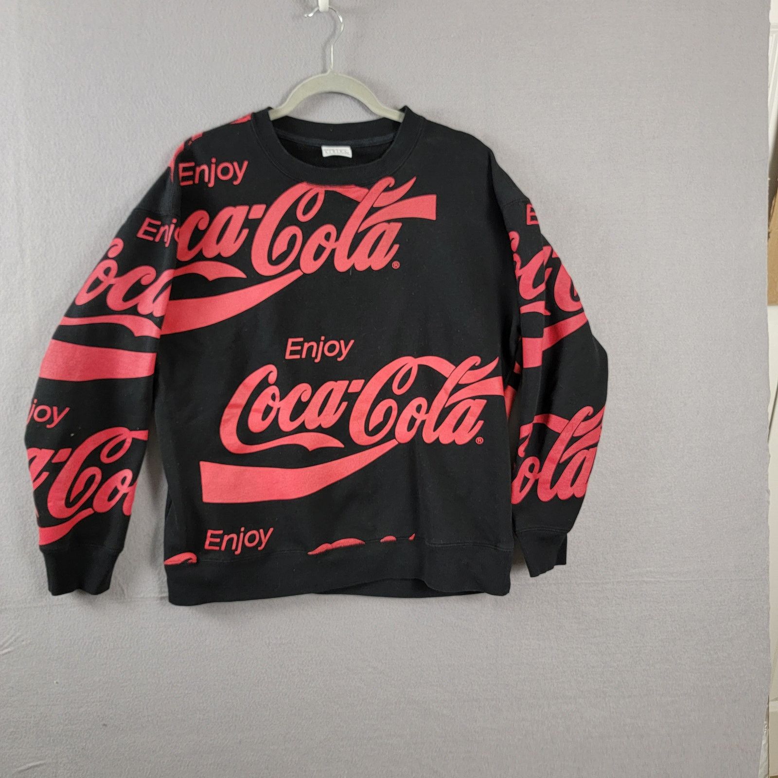 Coca Cola Coca-Cola Logo Red on Black Long Sleeve Pullover Sz M (204) Size US M / EU 48-50 / 2 - 1 Thumbnail
