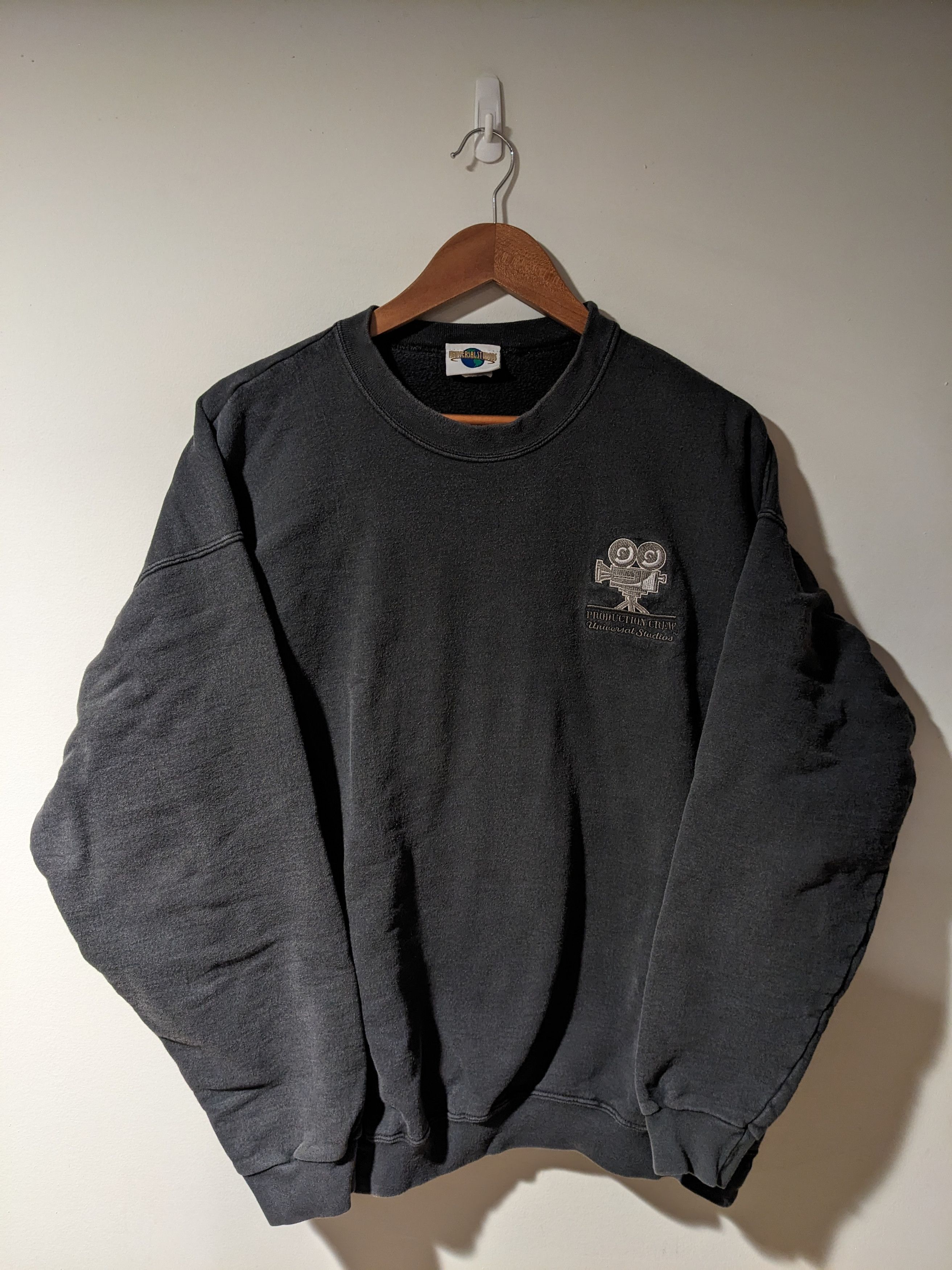 Universal Studios × Vintage Vintage 90s Universal Studios Productions Crew Sweatshirt Size US L / EU 52-54 / 3 - 1 Thumbnail