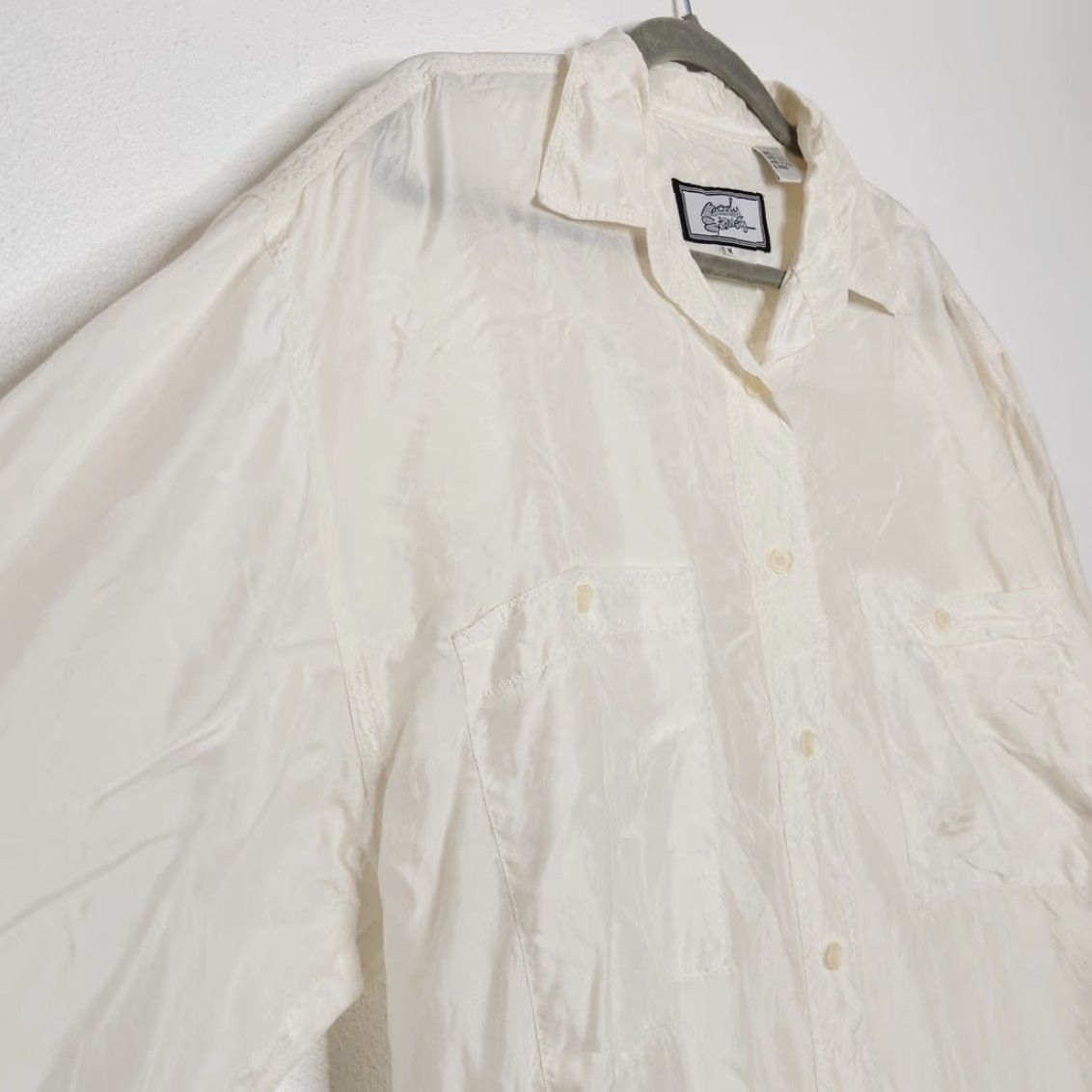 Vintage VINTAGE White Silk Button Shirt M Unisex Adults Button-Up 80s 90s Punk Fairy Coastal Beach Whimsy Top Body Exteriors Mens Womens Girls Boys Size M / US 6-8 / IT 42-44 - 4 Thumbnail