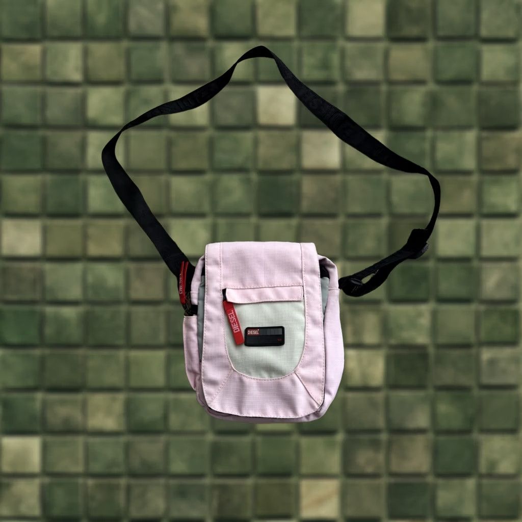 Diesel VINTAGE Diesel Crosboddy Rare Pink Shoulder Bag - Y2K Sling Massenger Bag, Unisex Adults, Medium Size ONE SIZE - 1 Thumbnail