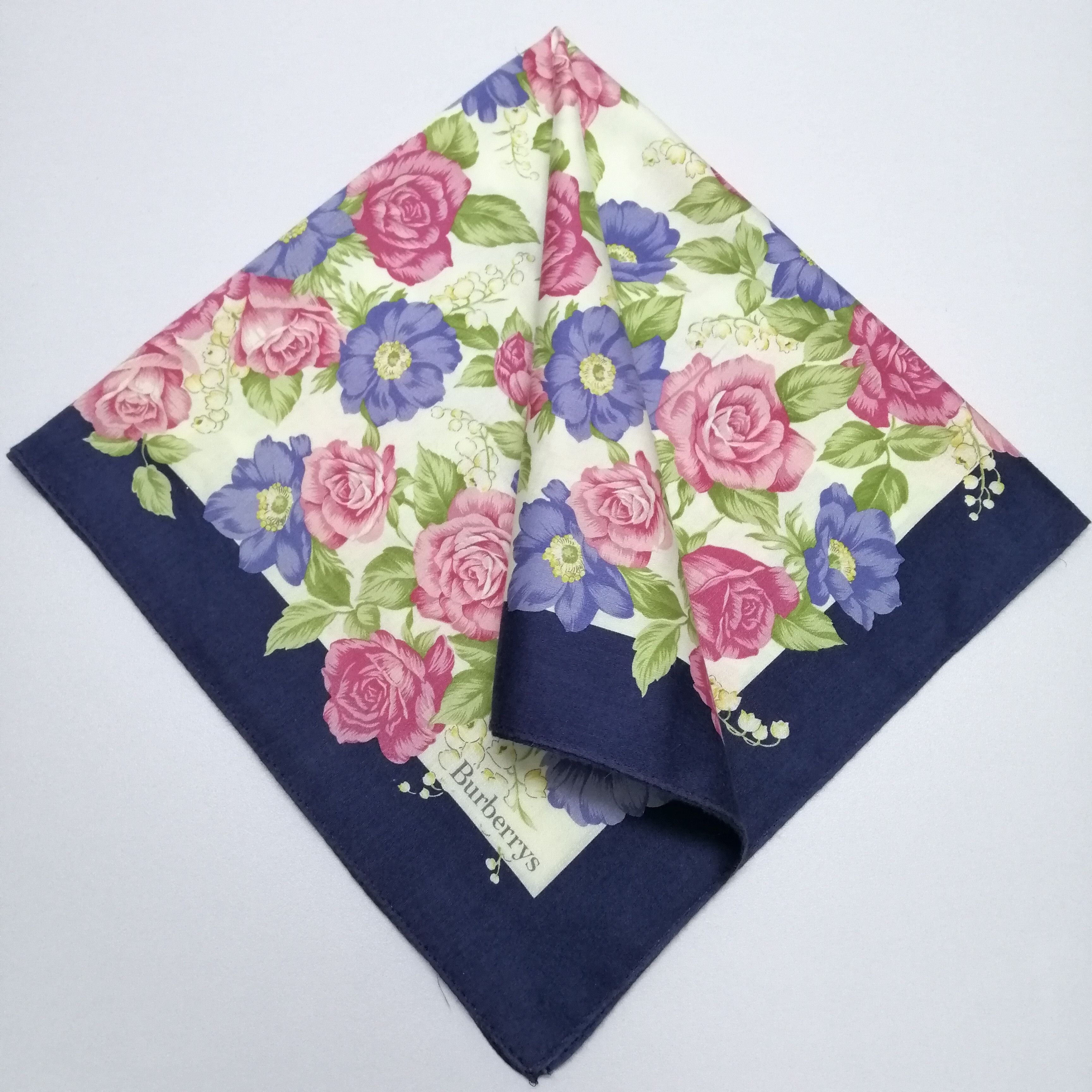 Burberry × Vintage Vintage Burberry Handkerchief/Neckerchief/Bandana-KD2273 Size ONE SIZE - 1 Thumbnail