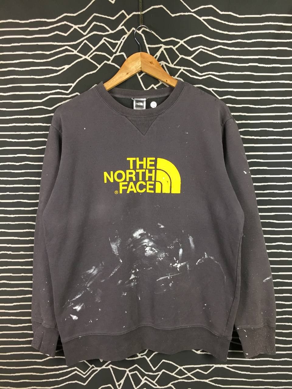 The North Face The North Face Big Logo Distressed Paint Splatter Sweatshirt Size US M / EU 48-50 / 2 - 1 Thumbnail