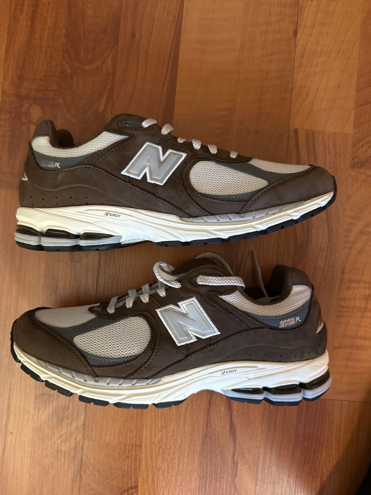 New Balance New balance 2002r moonbeam Size US 10.5 / EU 43-44 - 2 Thumbnail