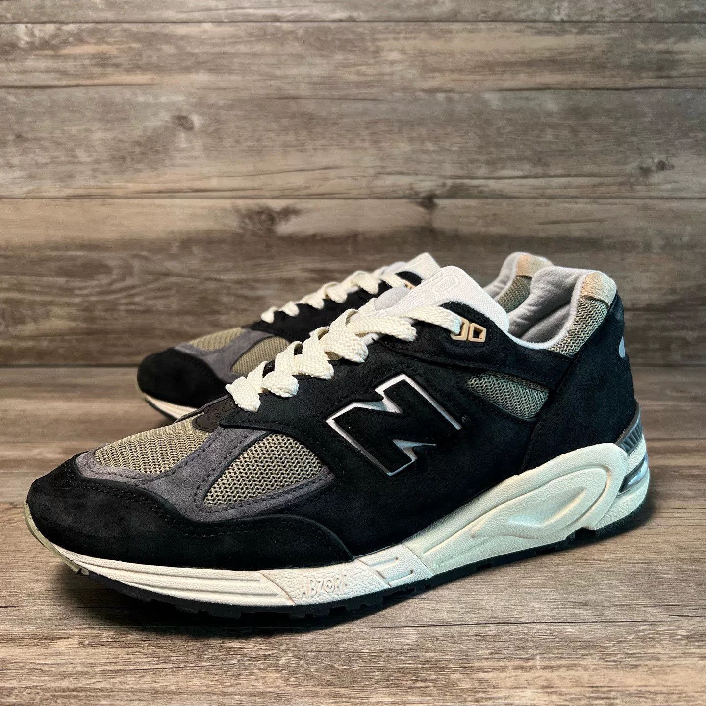 New Balance New Balance Black Lowtop Sneakers M Men Size US 10 / EU 43 - 1 Thumbnail