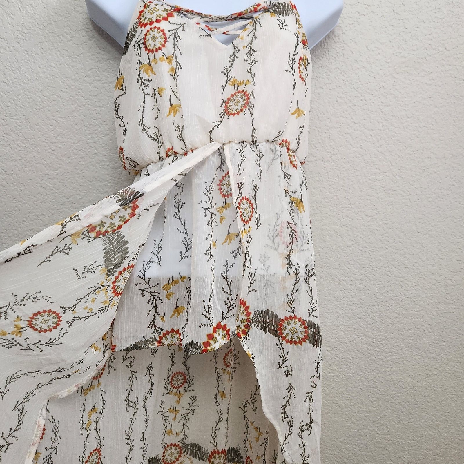 Other Maurices Cream Green Floral Hi Low Spaghetti Strap Top M Size M / US 6-8 / IT 42-44 - 2 Thumbnail