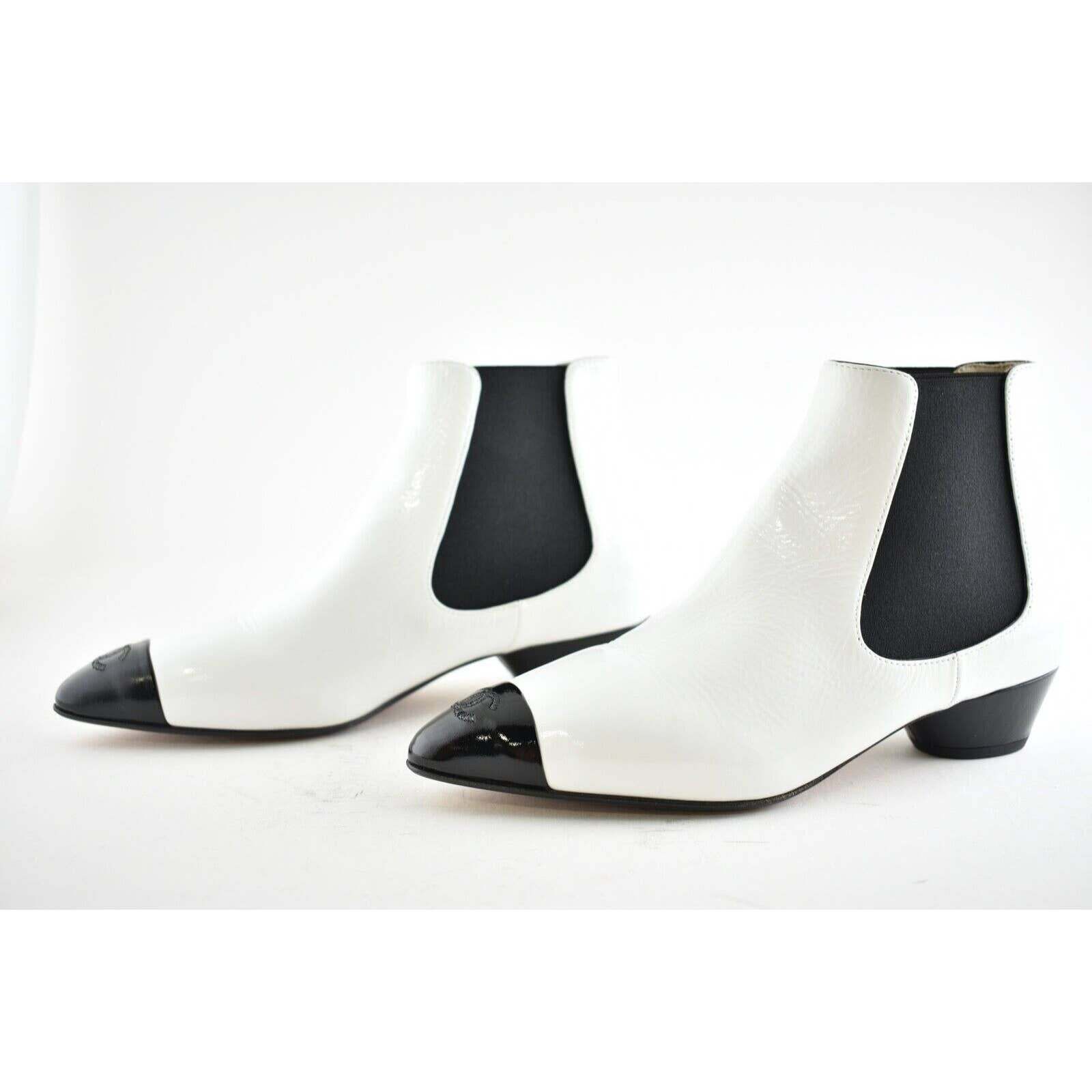 Chanel Chanel 19B White Black Leather Cone CC Logo Ankle Short Size US 8 / IT 38 - 9 Thumbnail