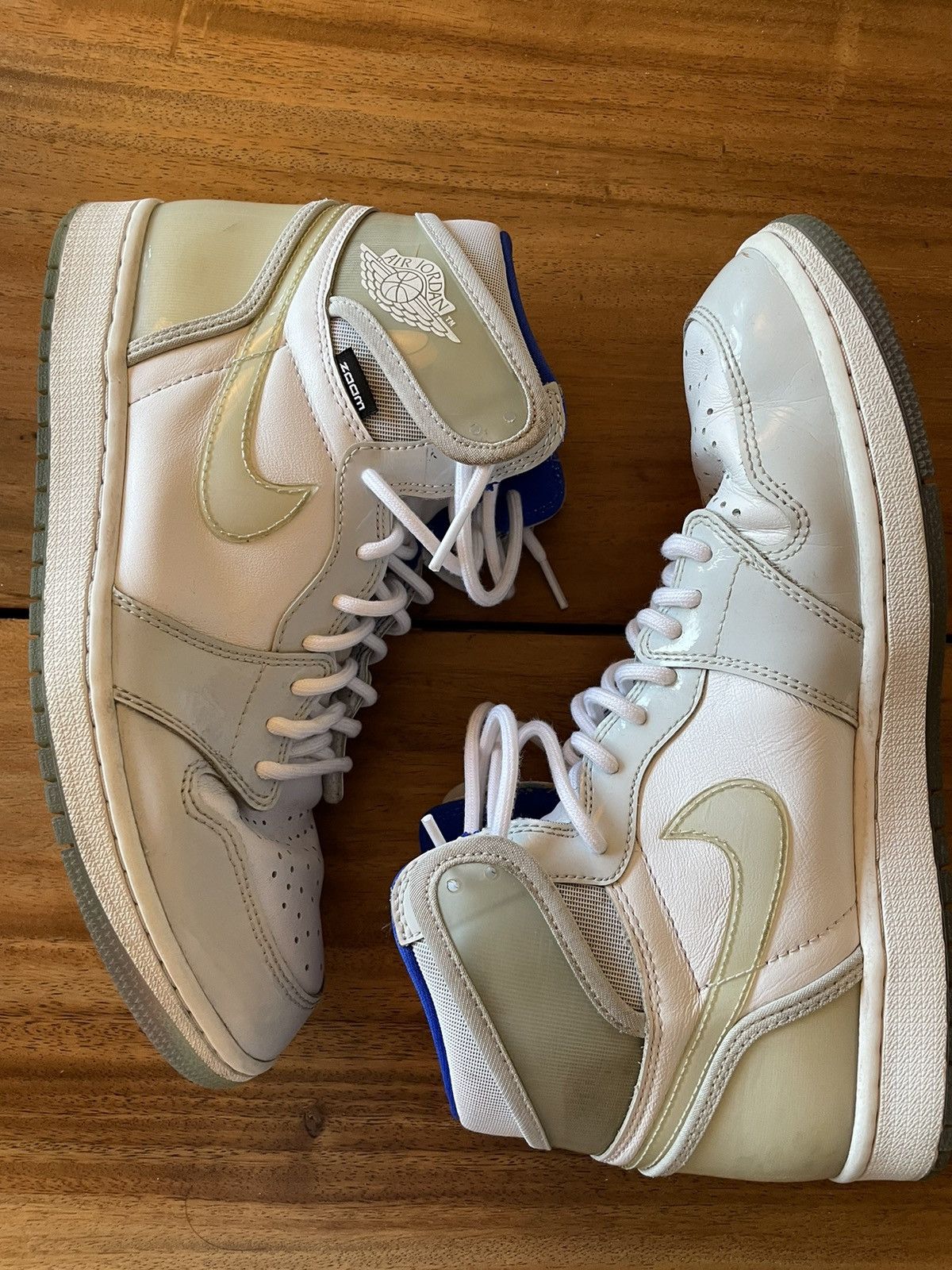 Jordan Brand × Nike Jordan 1 Retro High Size US 10.5 / EU 43-44 - 4 Thumbnail