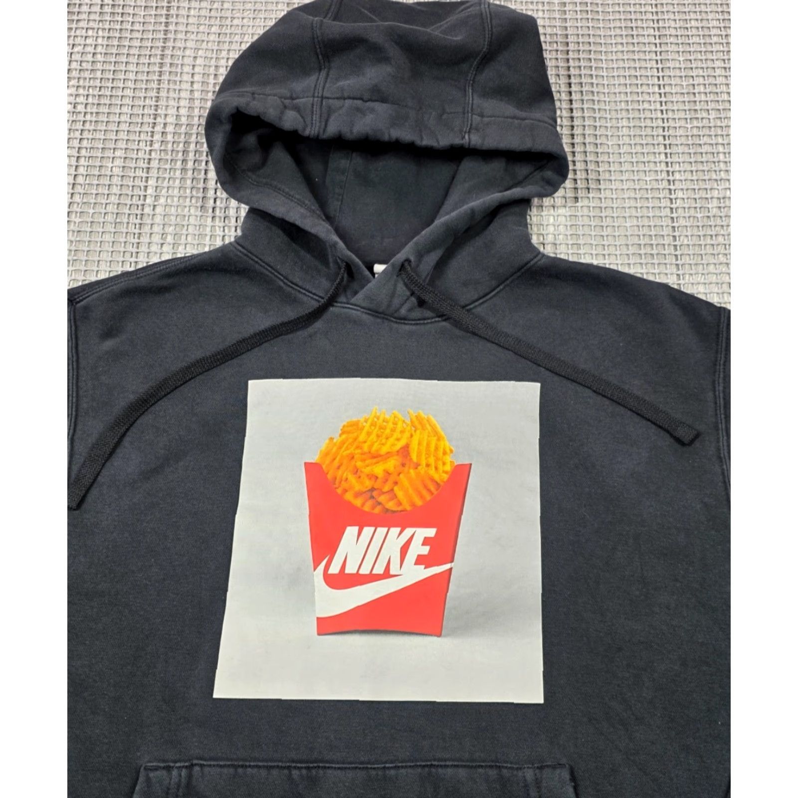 Nike Nike Sole Food Sweatshirt Pullover Hoodie M Medium Black Nike Sportswear Mens Hooded Pocket Graphic Print Retro Sports 90s Size US M / EU 48-50 / 2 - 3 Thumbnail