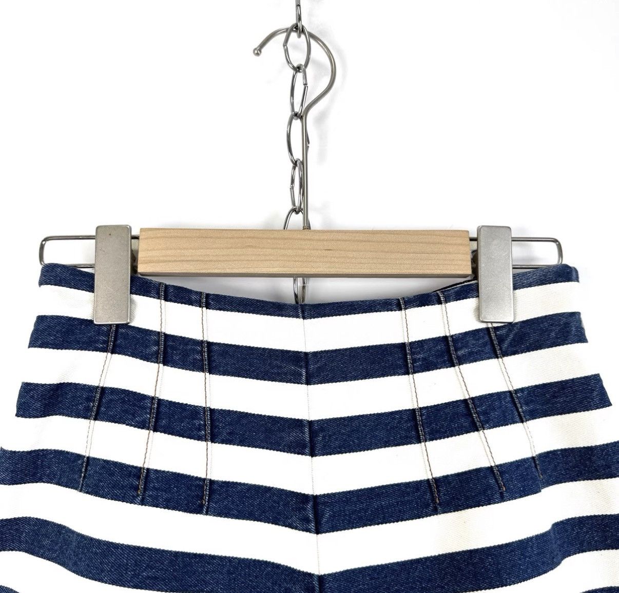 Prada Prada striped triangle logo high-waisted shorts K12 Size 25" / US 0 / IT 36 - 3 Thumbnail