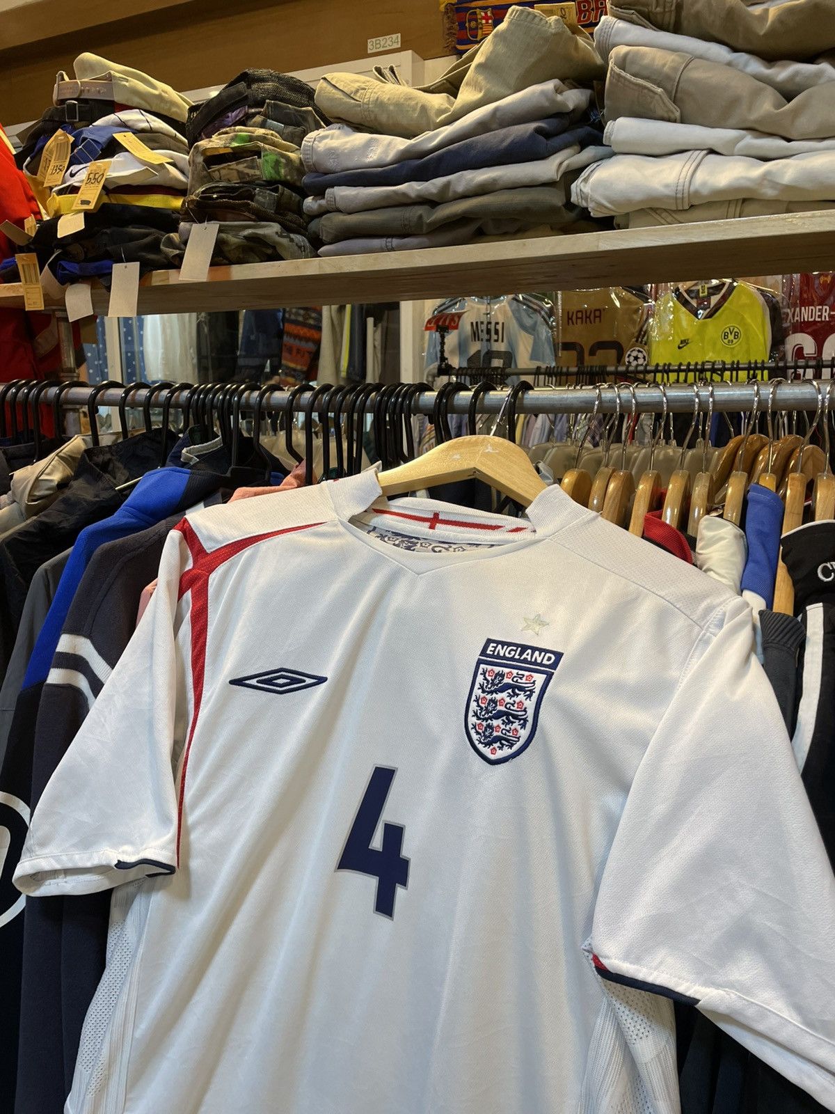 Umbro Vintage 2005 England Home Kit GERRARD4 Size US L / EU 52-54 / 3 - 3 Thumbnail