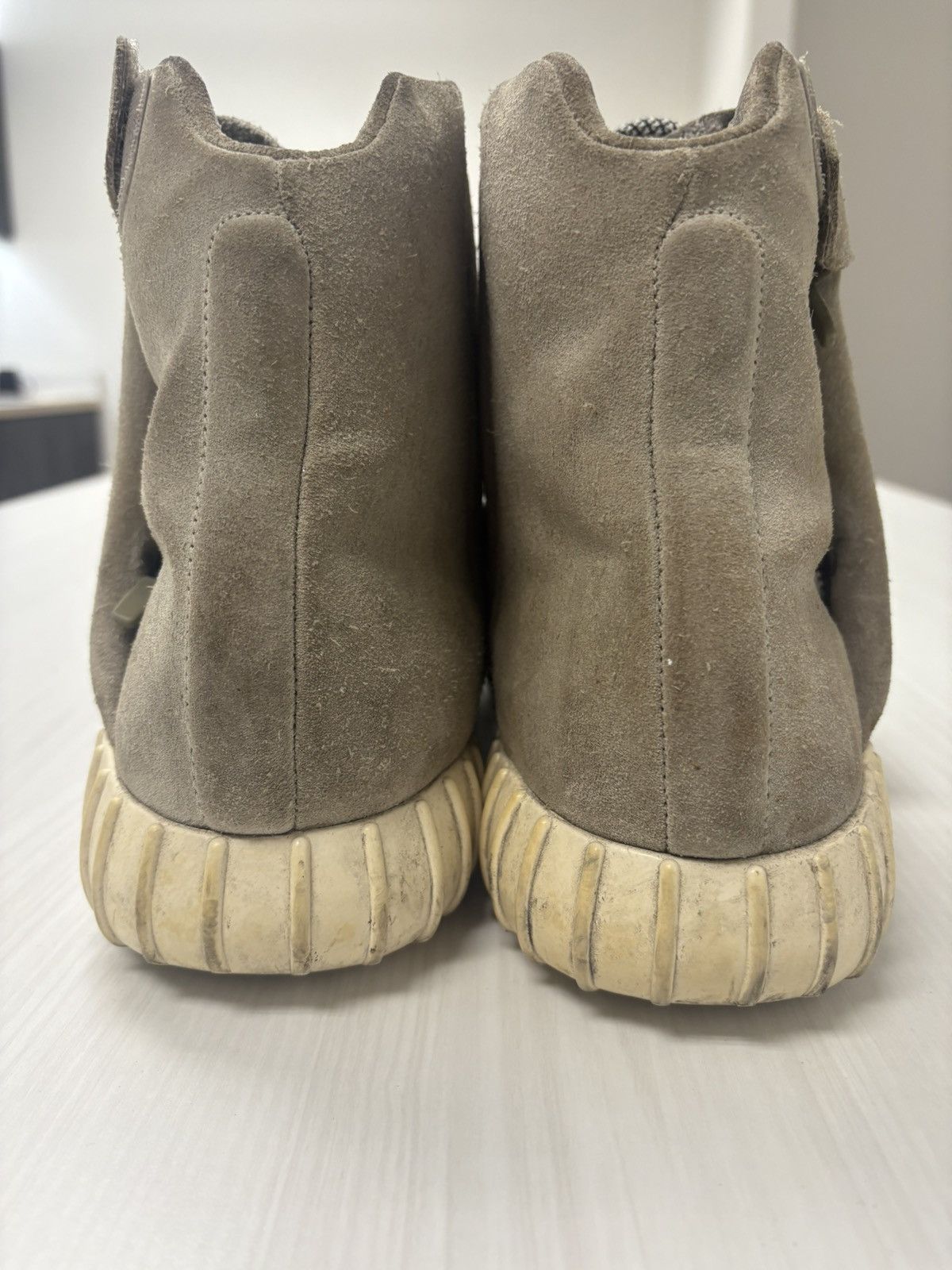 Adidas YEEZY 750 OG Light Grey Size US 12 / EU 45 - 4 Thumbnail