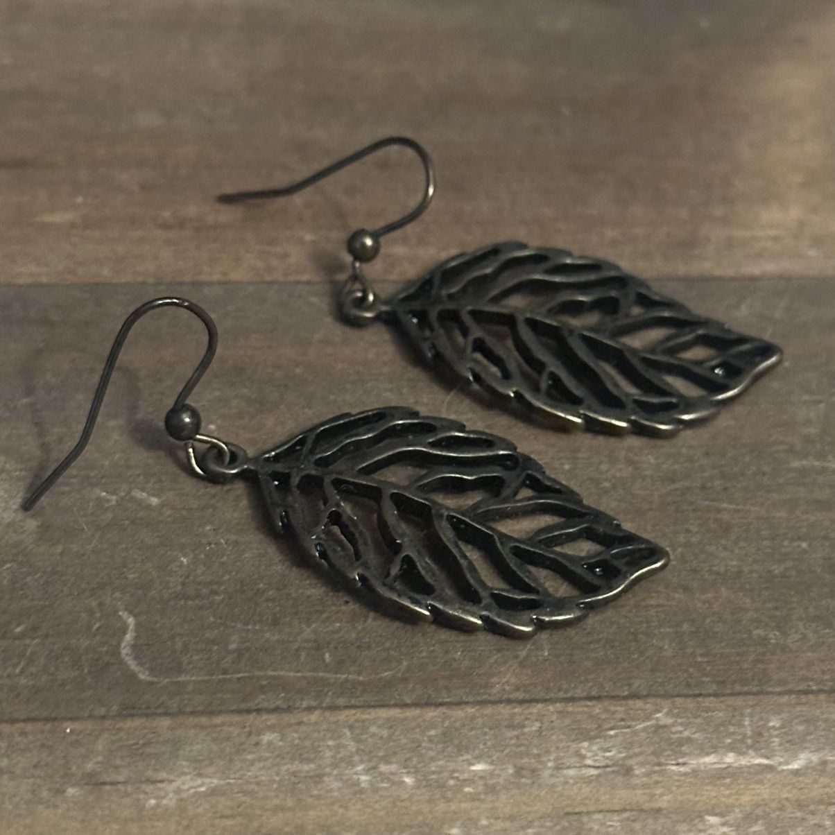 Other Bronze tone filigree aspen leaf dangle earrings Size ONE SIZE - 3 Thumbnail