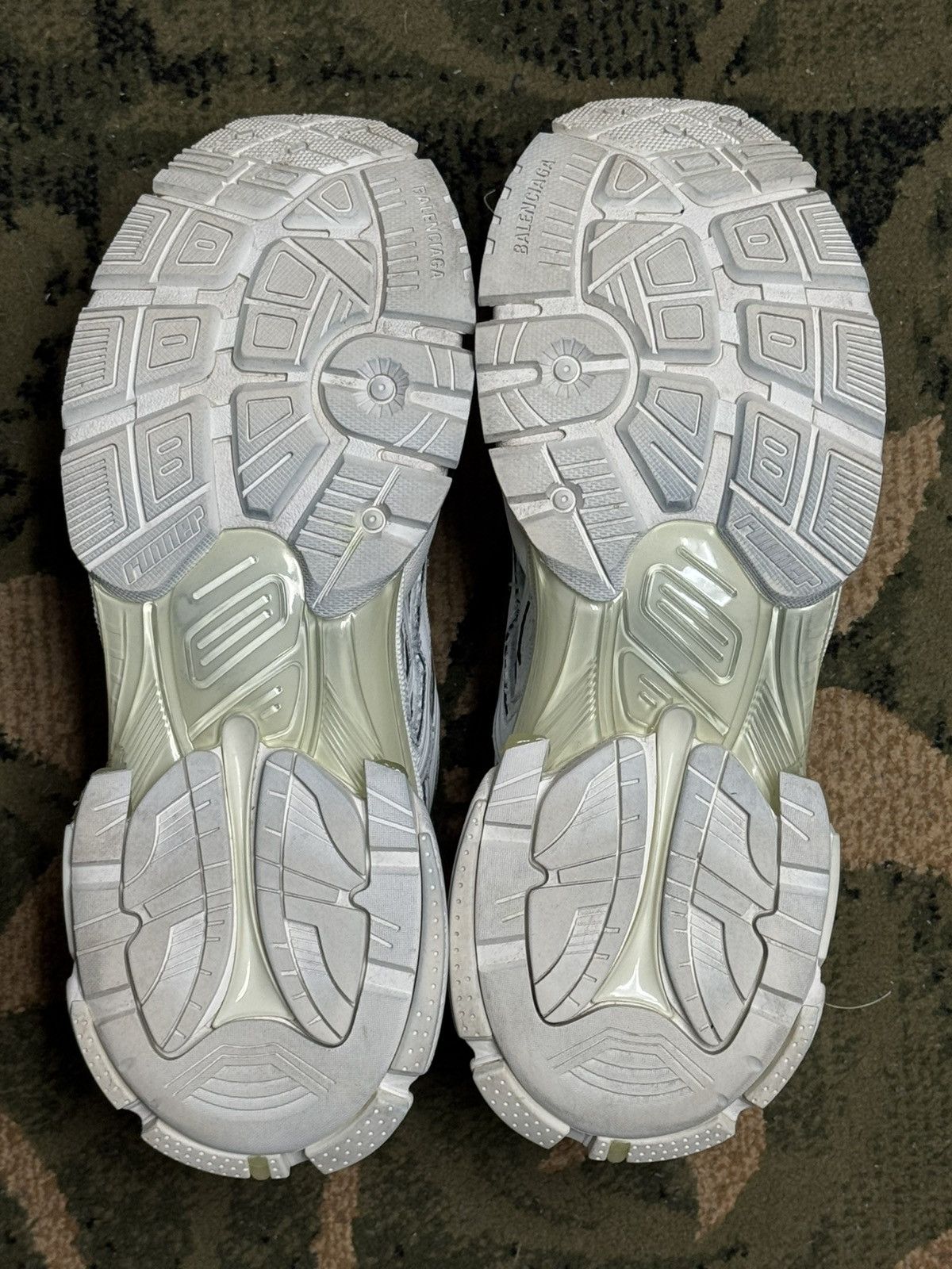 Balenciaga Balenciaga Runner Shoes White Size US 11 / EU 44 - 5 Thumbnail