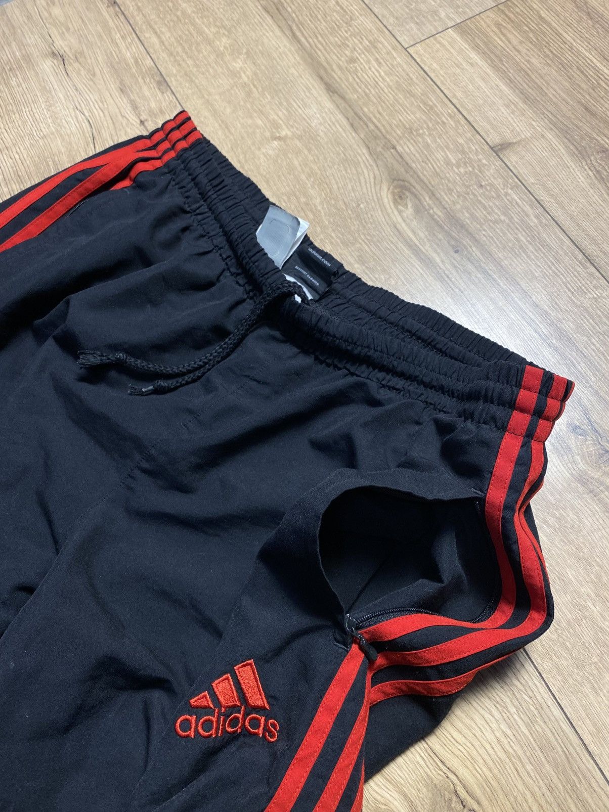 Adidas Vintage Liverpool FC Adidas Football Sweatpants sz L Size US 34 / EU 50 - 6 Thumbnail