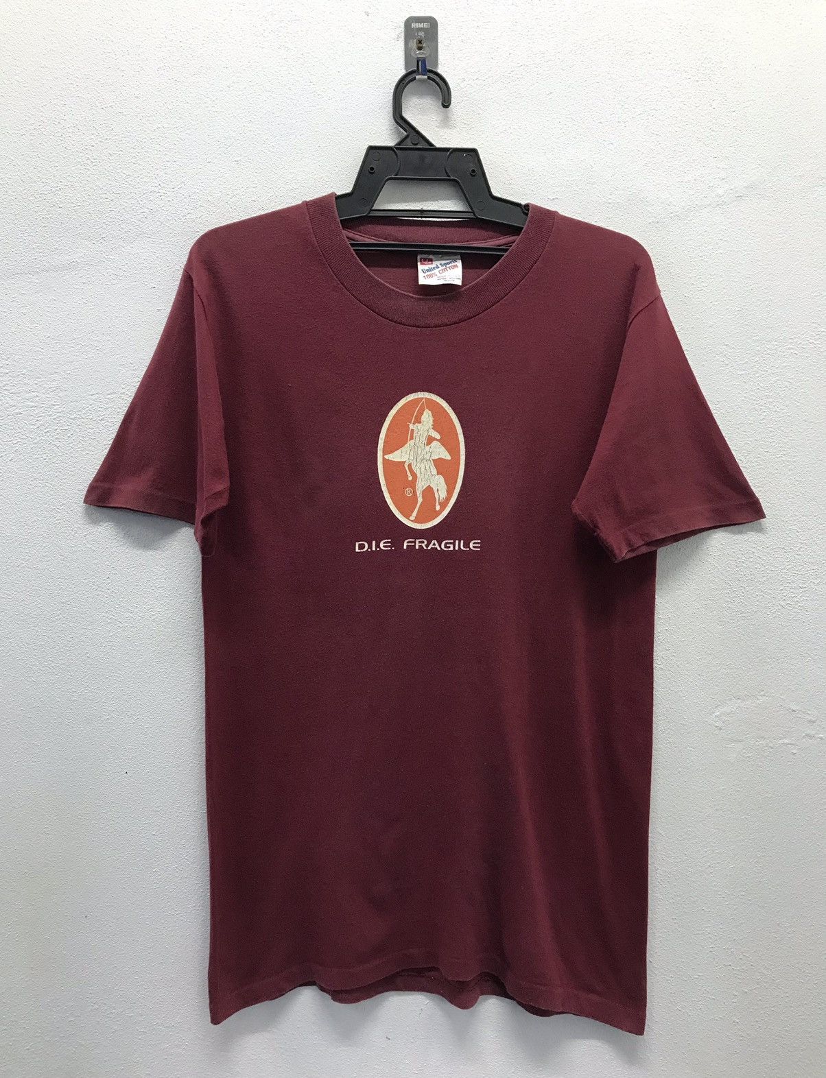 Vintage Vintage United Sports D.I.E. Fragile Made In Usa Shirt Size US M / EU 48-50 / 2 - 1 Thumbnail