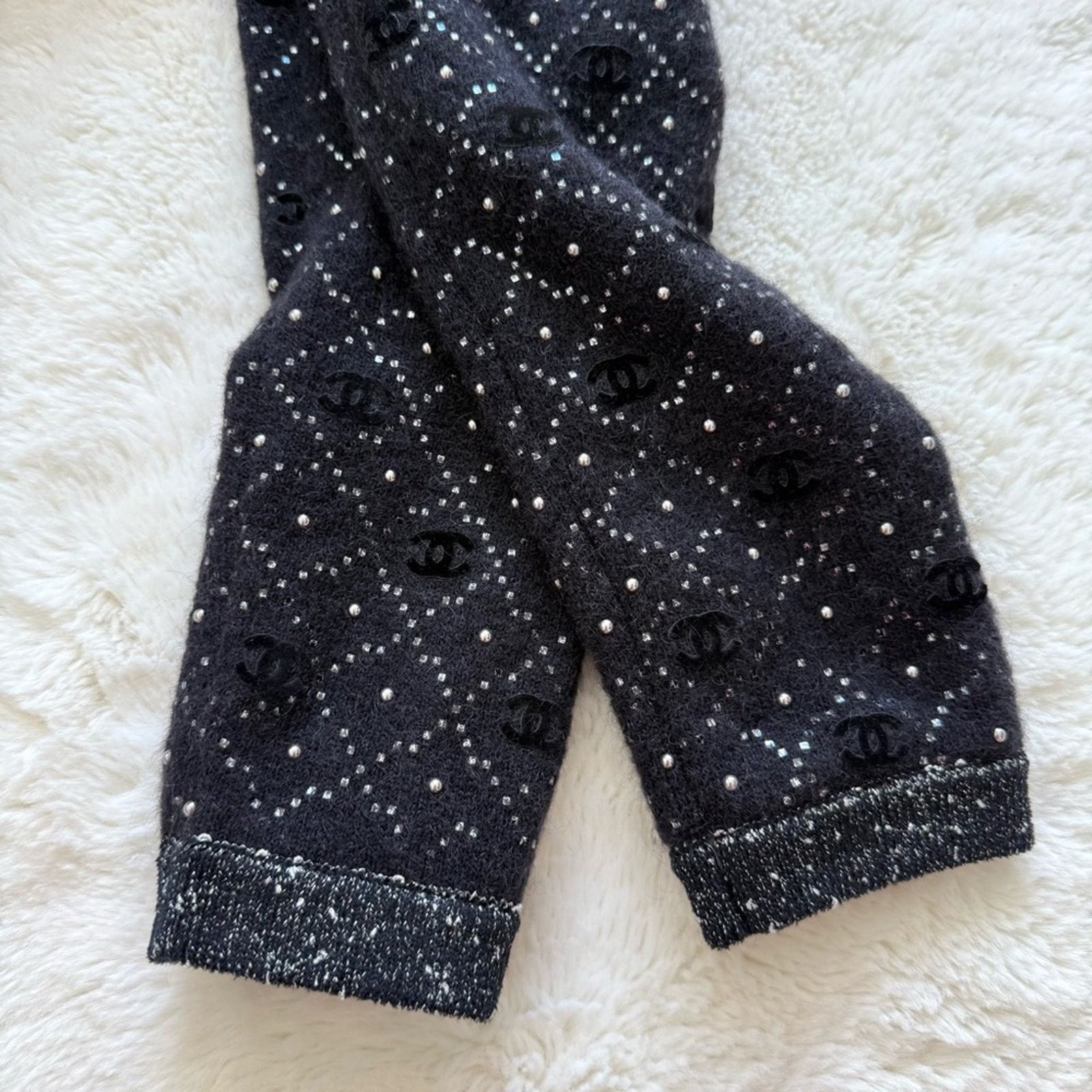 Chanel CHANEL wool knit cardigan size 38 FR 2022 Authentic 7800$ Size M / US 6-8 / IT 42-44 - 13 Thumbnail