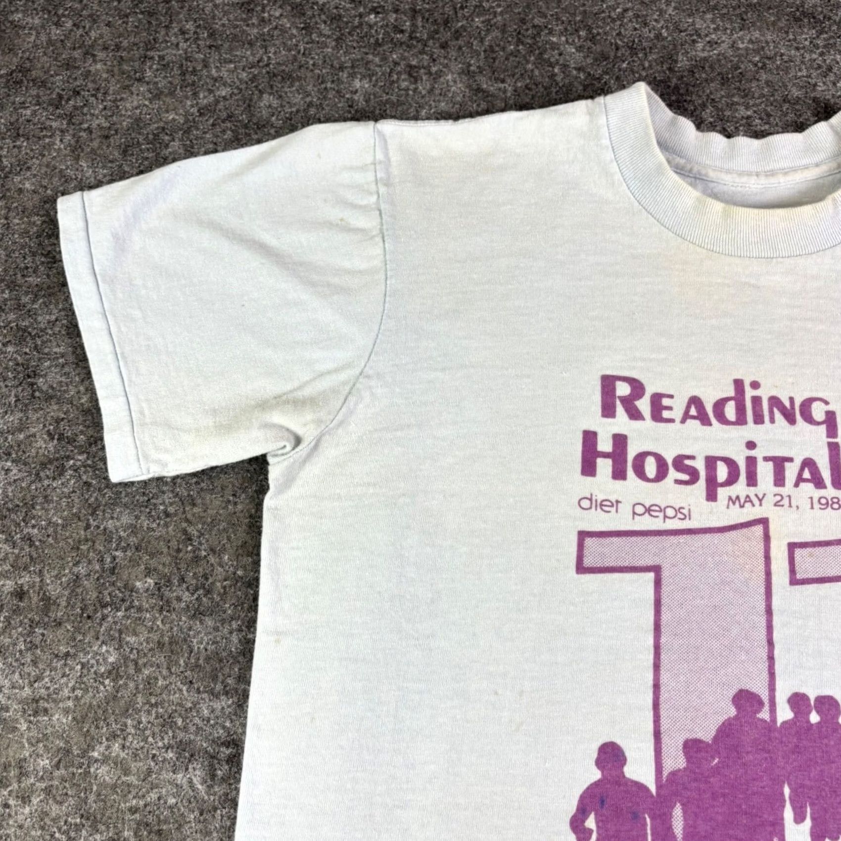 Vintage VINTAGE Reading Hospital Road Run T-Shirt 11th Annual Diet Pepsi Grey 80s Mens M Graphic Tee Short Sleeve Cotton Gray 1980s Original Size US M / EU 48-50 / 2 - 7 Thumbnail