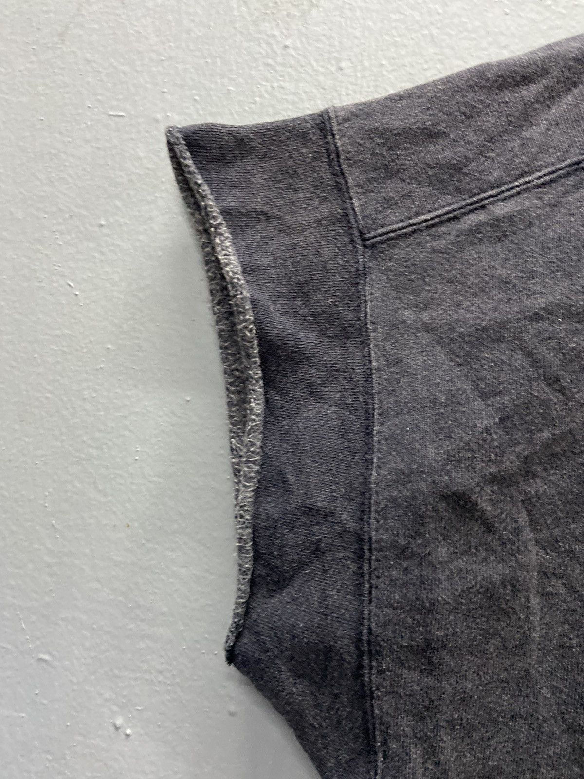 Levi's VINTAGE LEVI’S STRAUSS & CO SLEEVELESS PULLOVER SWEATSHIRT Size US M / EU 48-50 / 2 - 6 Thumbnail